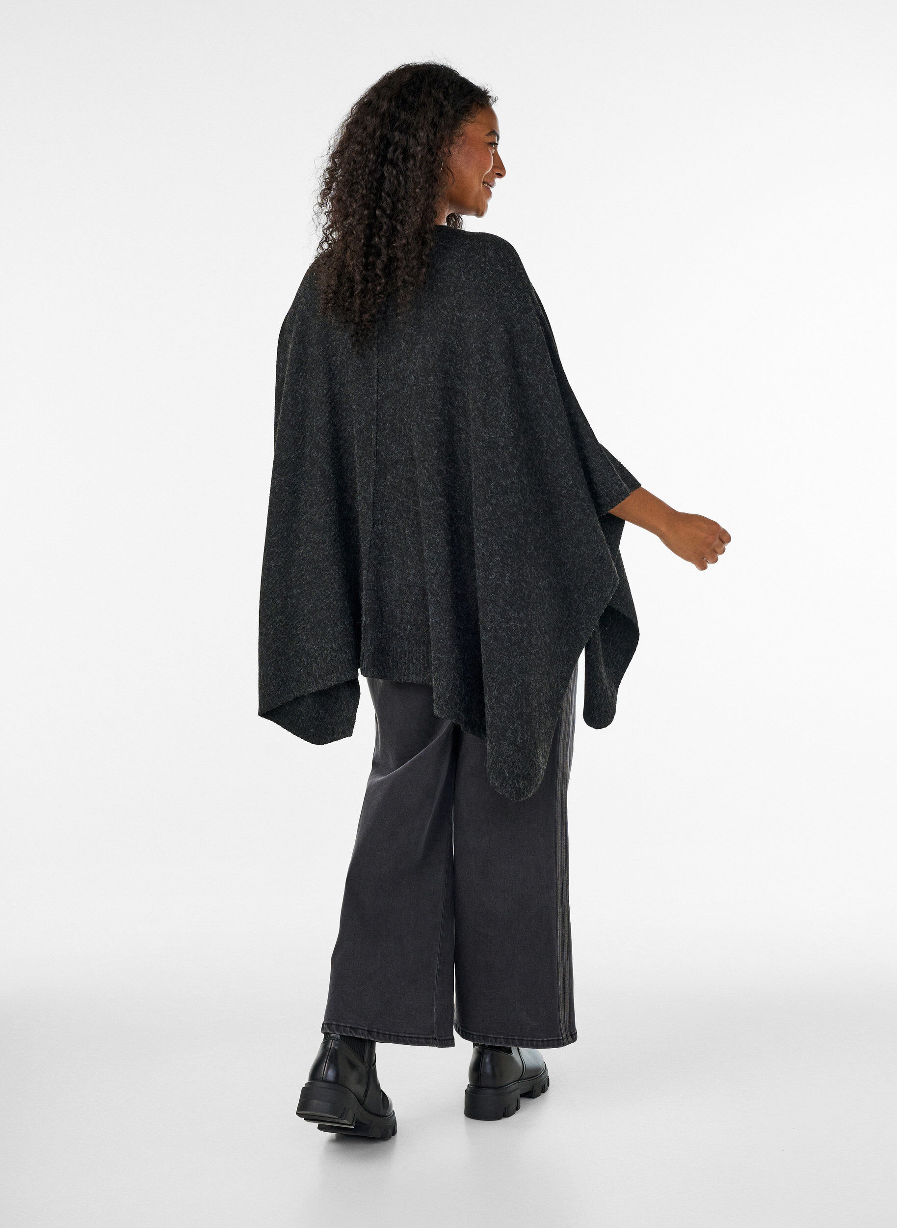 ZizziStrickponcho mit Rundhalsausschnitt, Grau, Model image number 2