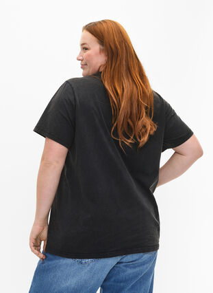 T-Shirt aus Bio-Baumwolle mit Adlermotiv, Grey California, Model image number 1