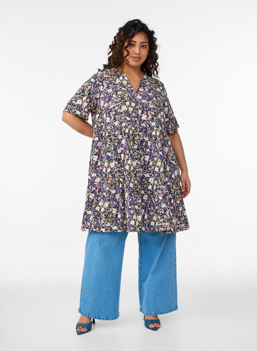 Kurzarmkleid mit A-Linie und Teilungsn&auml;hten, Lila, Model image number 1