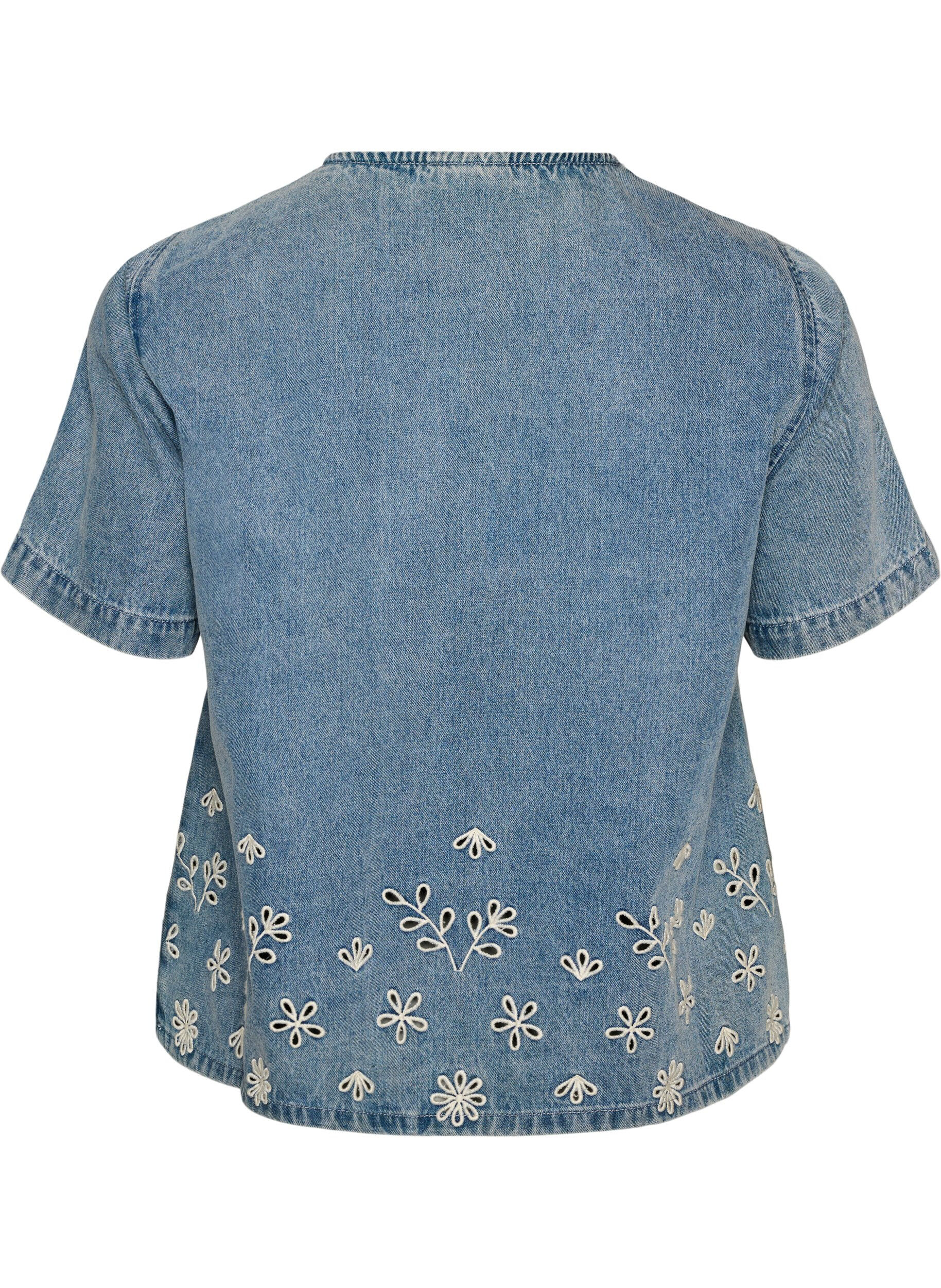 Zizzi Kurz&auml;rmelige Jeansbluse mit Lochstickerei, Blau, Packshot image number 1