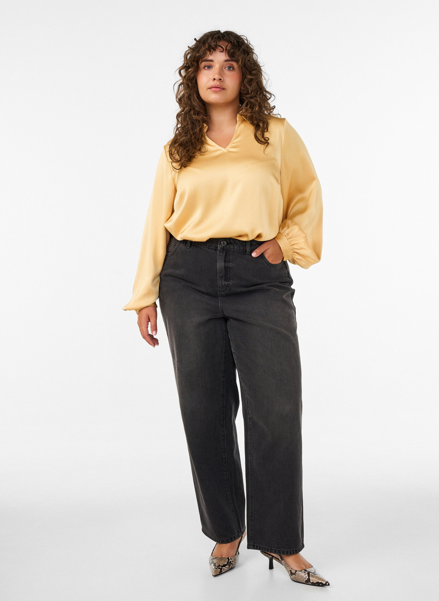 ZizziBluse mit Hemdkragen und V-Ausschnitt, Gelb, Model image number 1