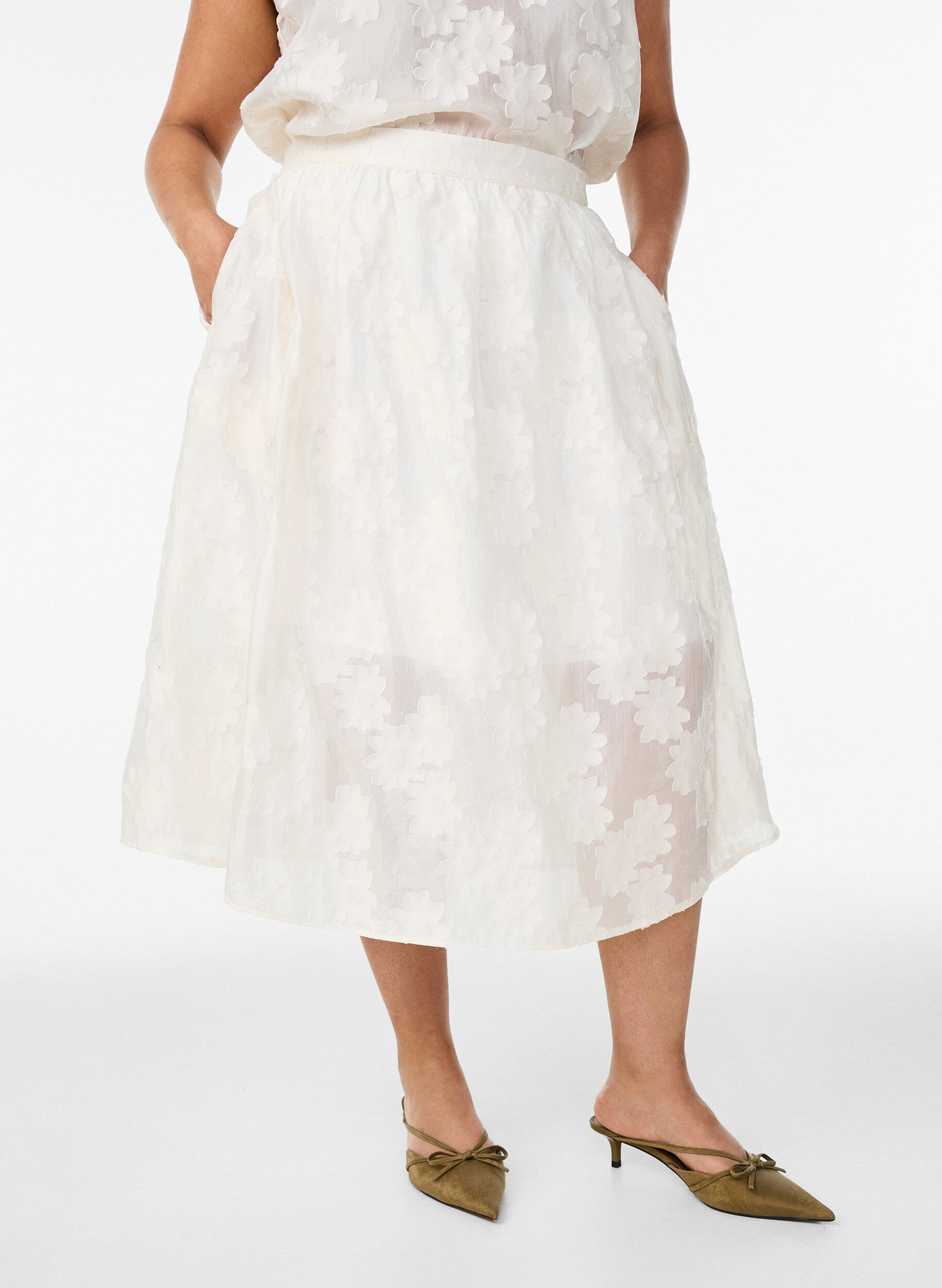 Zizzi Gebl&uuml;mter Midi-Rock aus Jacquard, Vanille, Model image number 2