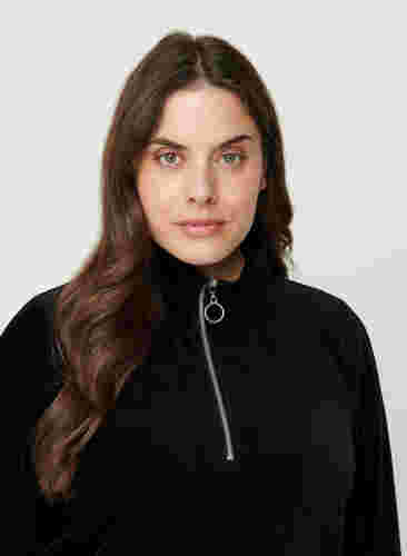 Hochgeschlossene Velour-Bluse mit Reißverschluss, Black, Model image number 2