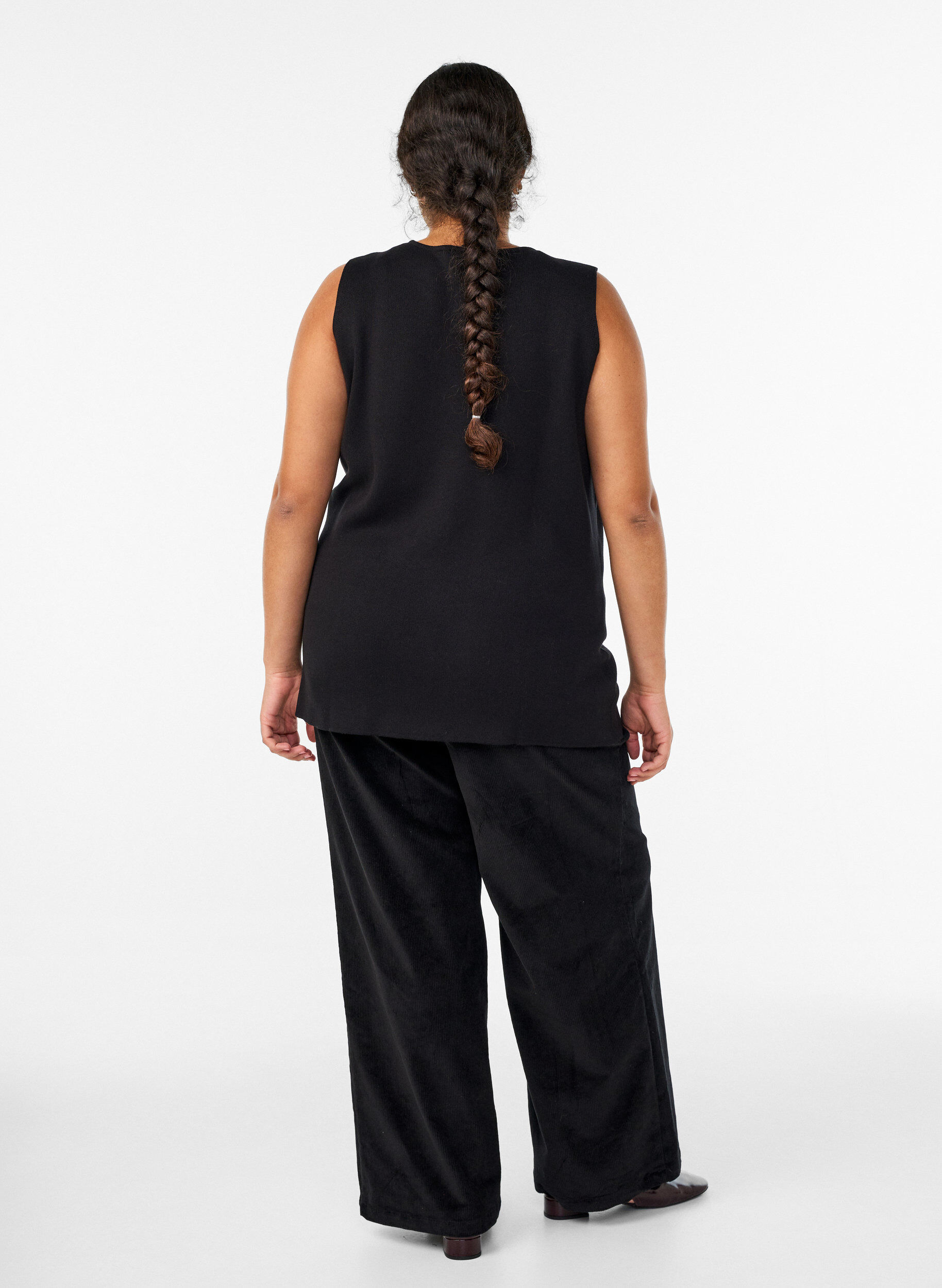 Zizzi Hoch taillierte Cordhose mit weiten Beinen, Schwarz, Model image number 1