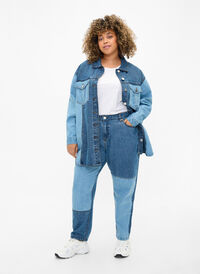 Mille Mom-Fit-Jeans im Color-Blocking-Design mit hoher Taille, Light Blue Denim, Model