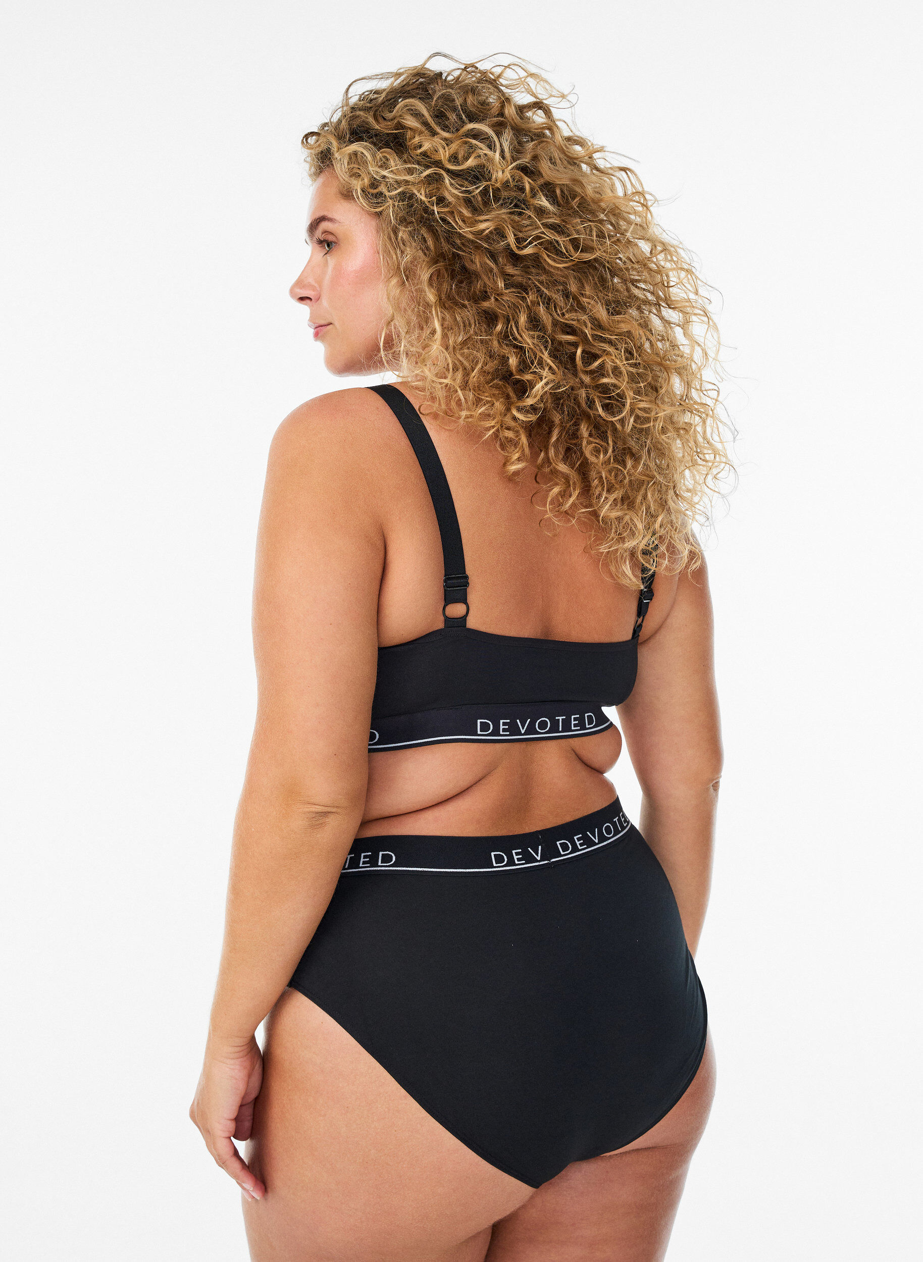 Zizzi BH-Oberteil aus Baumwolle mit verstellbaren Tr&auml;gern, Schwarz, Model image number 2