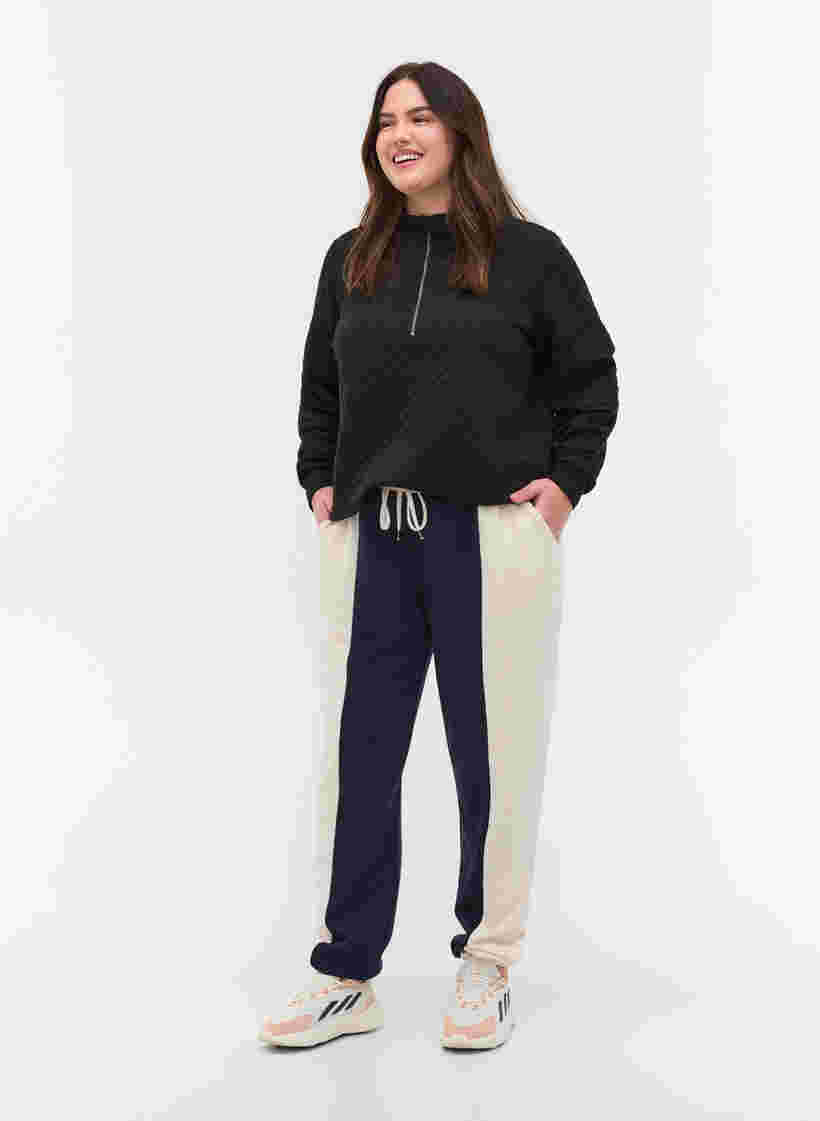 Stepp-Sweatshirt mit Reißverschluss, Black, Model image number 2