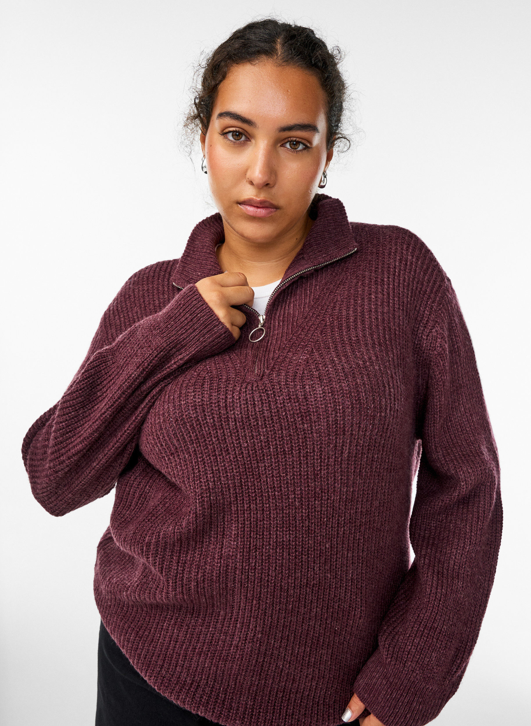 ZizziStrickpullover mit hohem Kragen und Rei&szlig;verschluss, Rot, Model image number 3