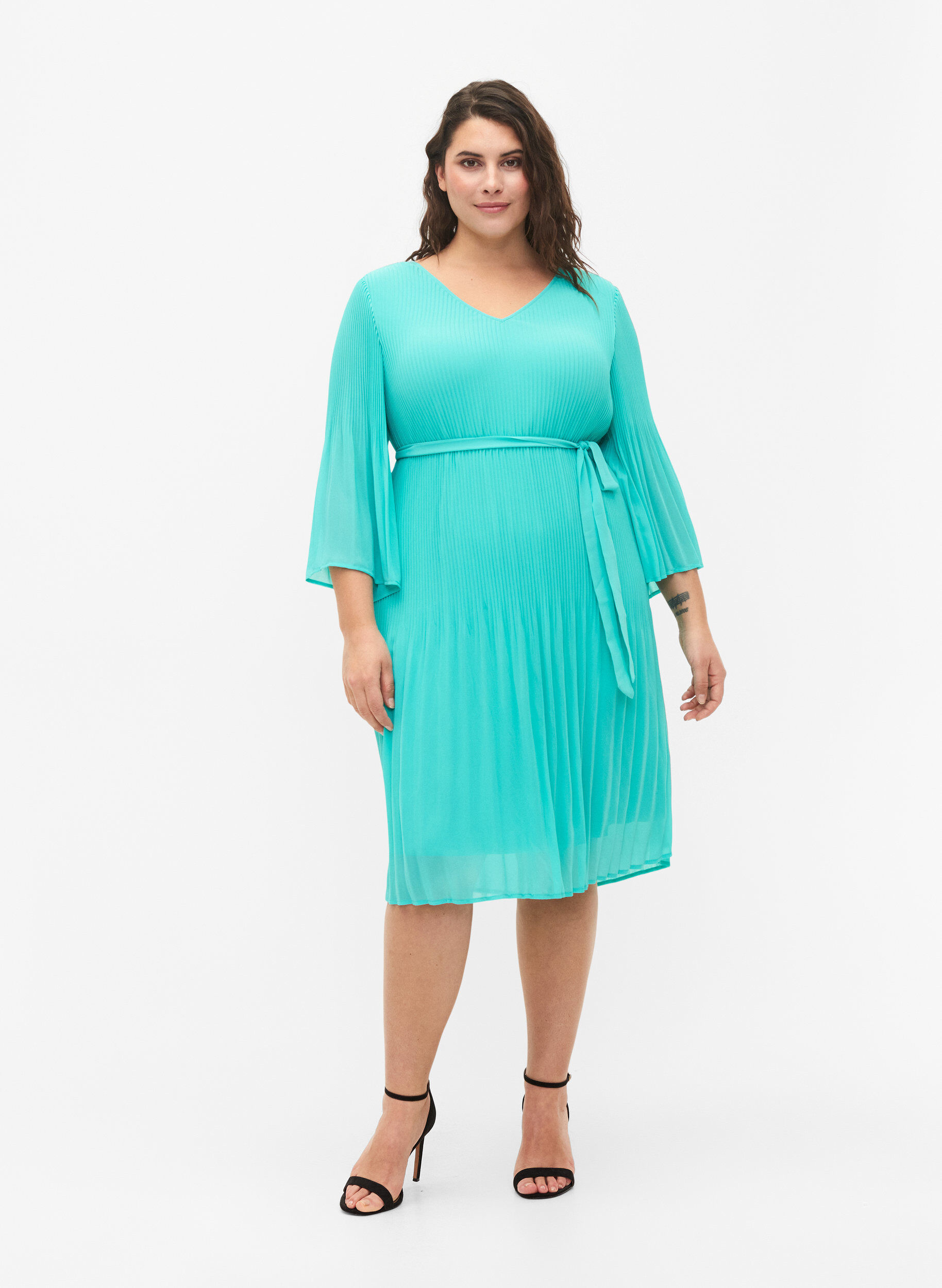 Zizzi Plissiertes Kleid mit 3/4-&Auml;rmeln, Turquoise, Model image number 2