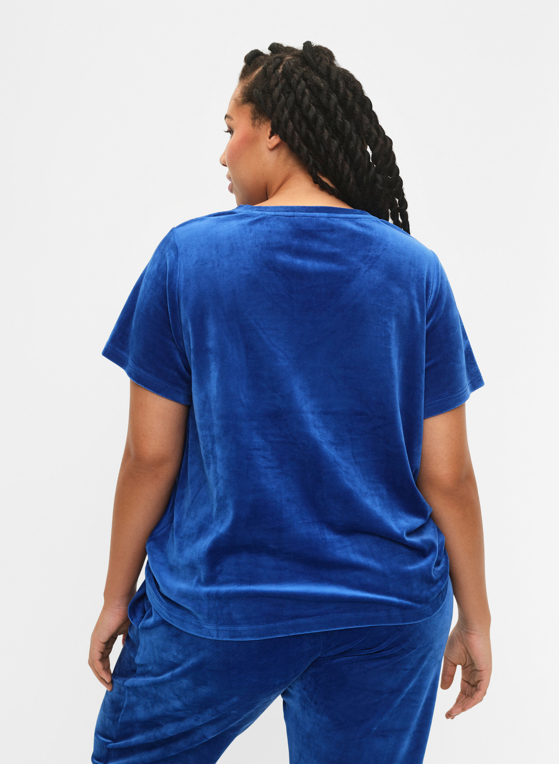 Zizzi T-Shirt aus Velours mit V-Ausschnitt, Monaco Blue, Model image number 1