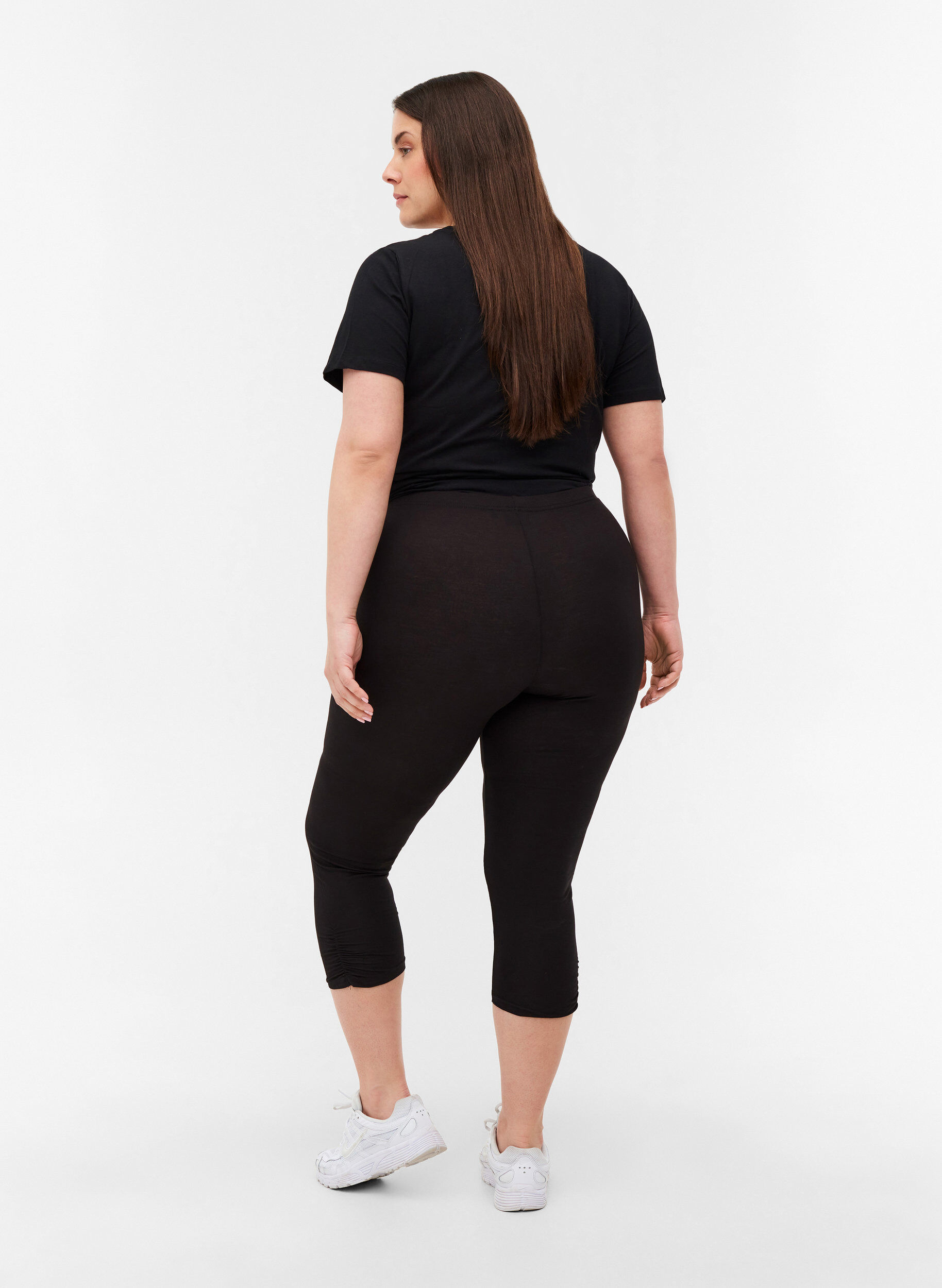Zizzi Basic 3/4-Leggings mit Faltendetails, Black, Model image number 1