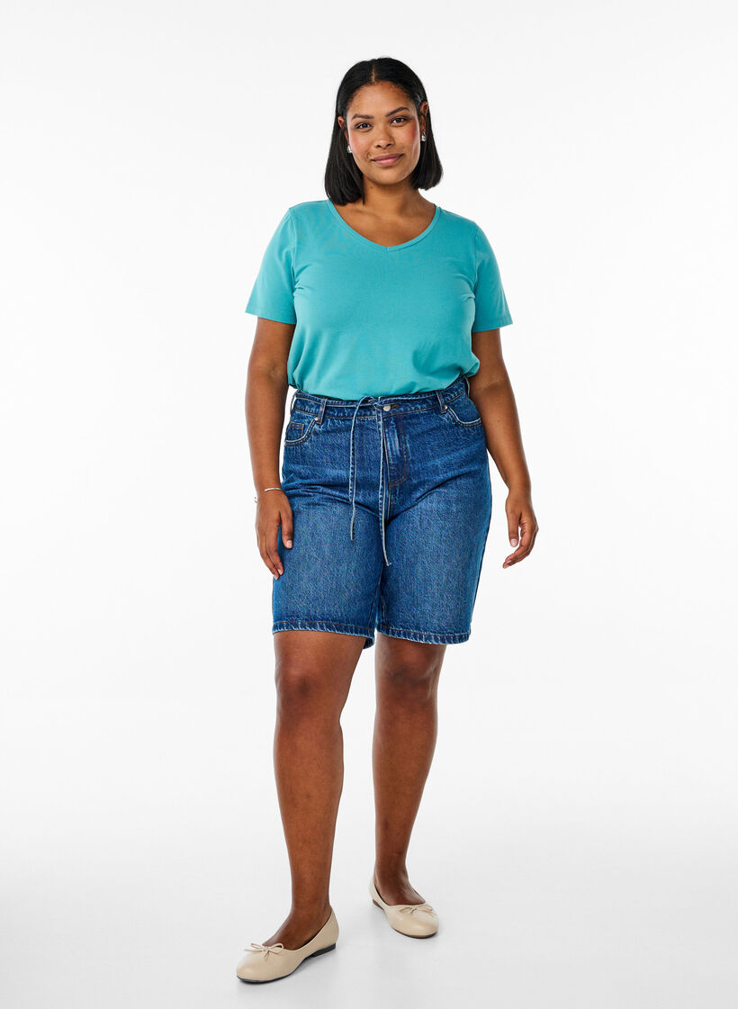 Einfarbiges basic T-Shirt aus Baumwolle, Blau, Model image number 1