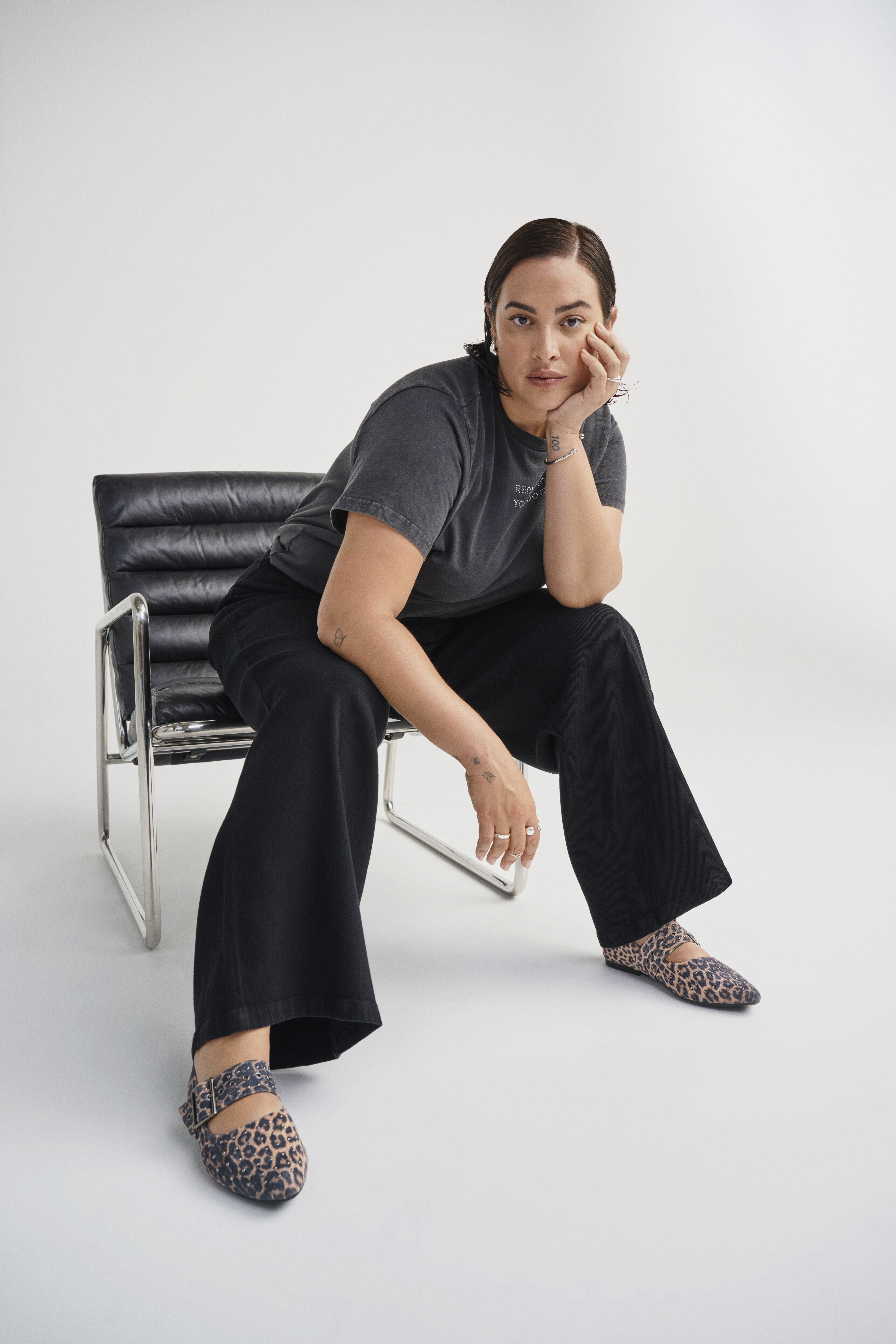 Zizzi Ballerina in Leopard mit Nieten, , Model