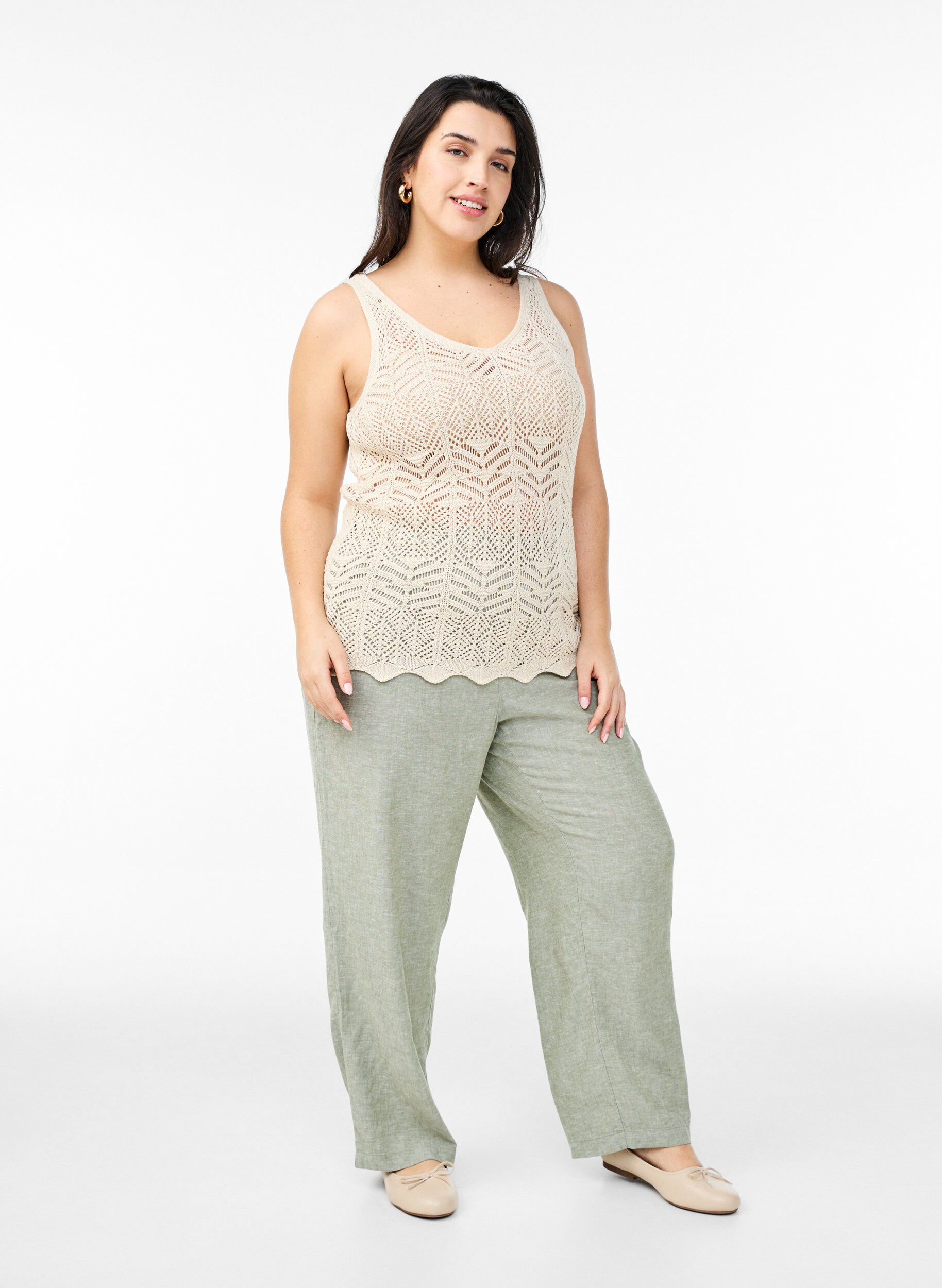 Zizzi &Auml;rmellose Stricktop mit V-Ausschnitt, Beige, Model image number 1