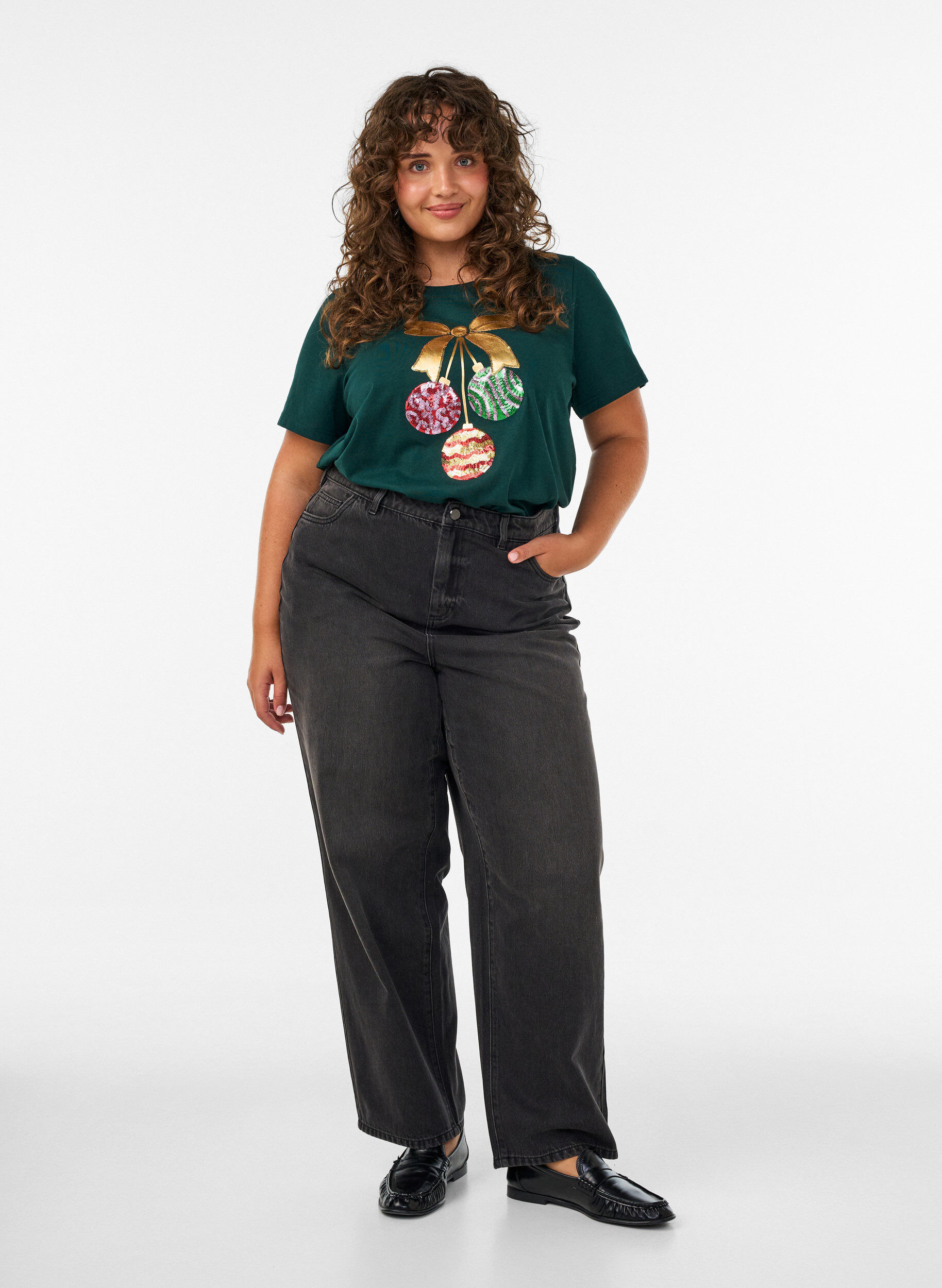 ZizziWeihnachts-T-Shirt aus Bio-Baumwolle, Gr&uuml;n, Model image number 1