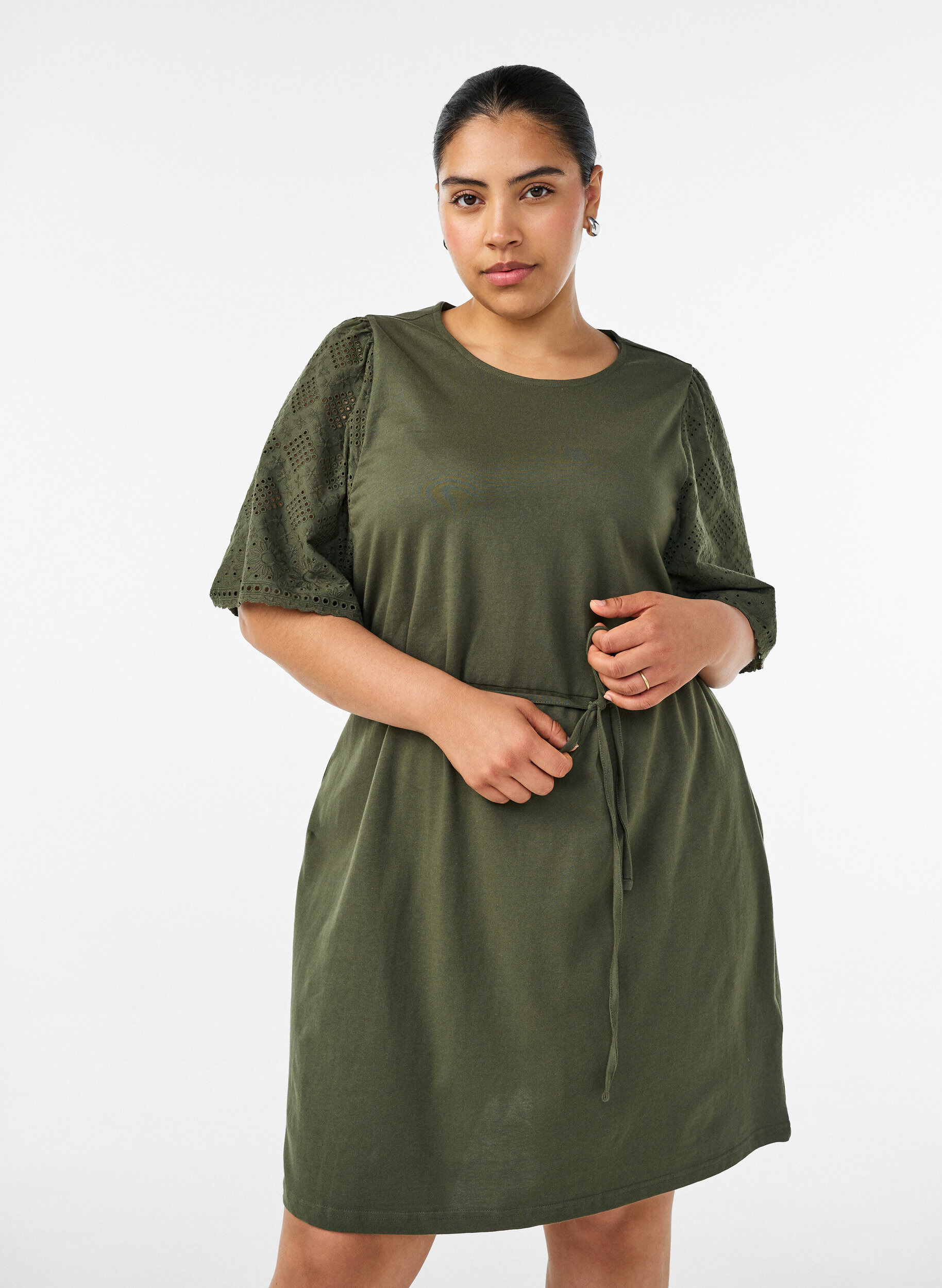 ZizziBaumwollkleid mit Broderie-Anglaise-&Auml;rmeln und Bindeg&uuml;rtel, Gr&uuml;n, Model image number 0