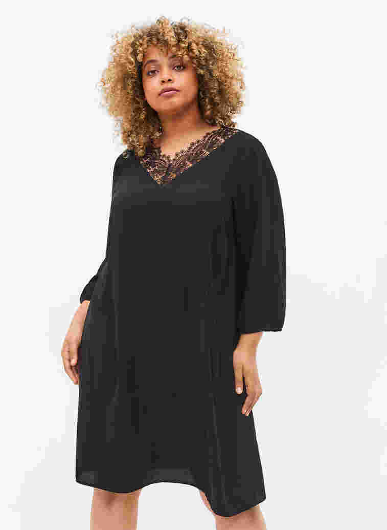Kleid mit Spitze und 3/4 Ärmeln, Black, Model