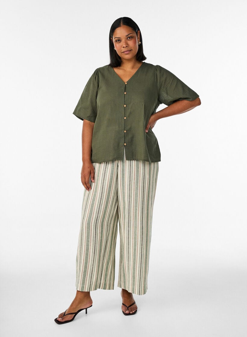 Kurz&auml;rmelige Bluse aus Baumwolle mit V-Ausschnitt, Gr&uuml;n, Model image number 1