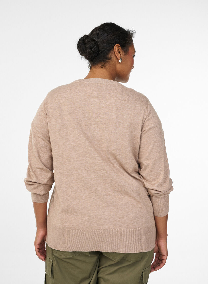 Strickjacke mit Rundhalsausschnitt und stoffbezogenen Kn&ouml;pfen, Beige, Model image number 2