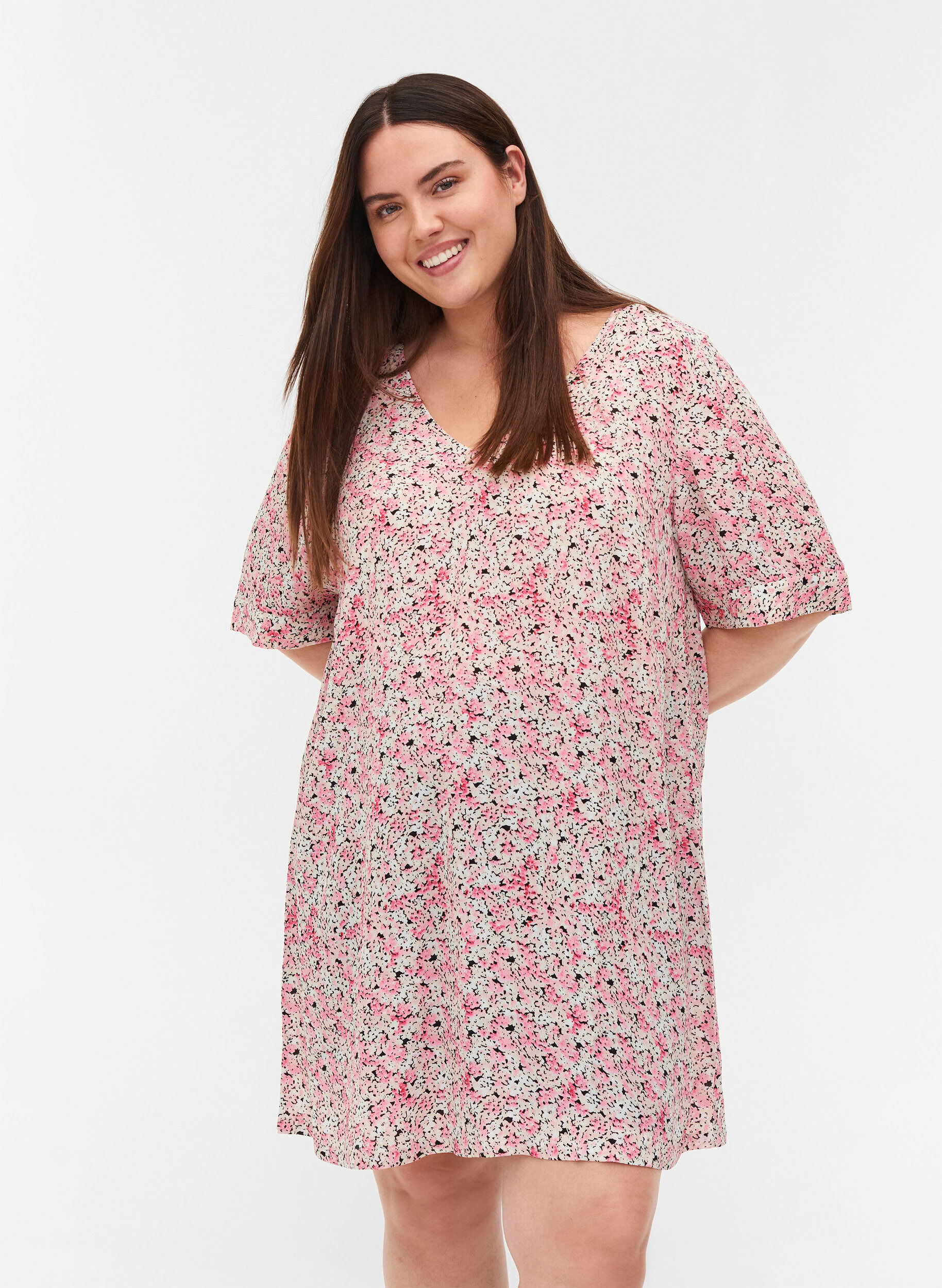 Zizzi Viskosetunika mit Print und kurzen &Auml;rmeln, Pink Ditsy AOP, Model image number 0