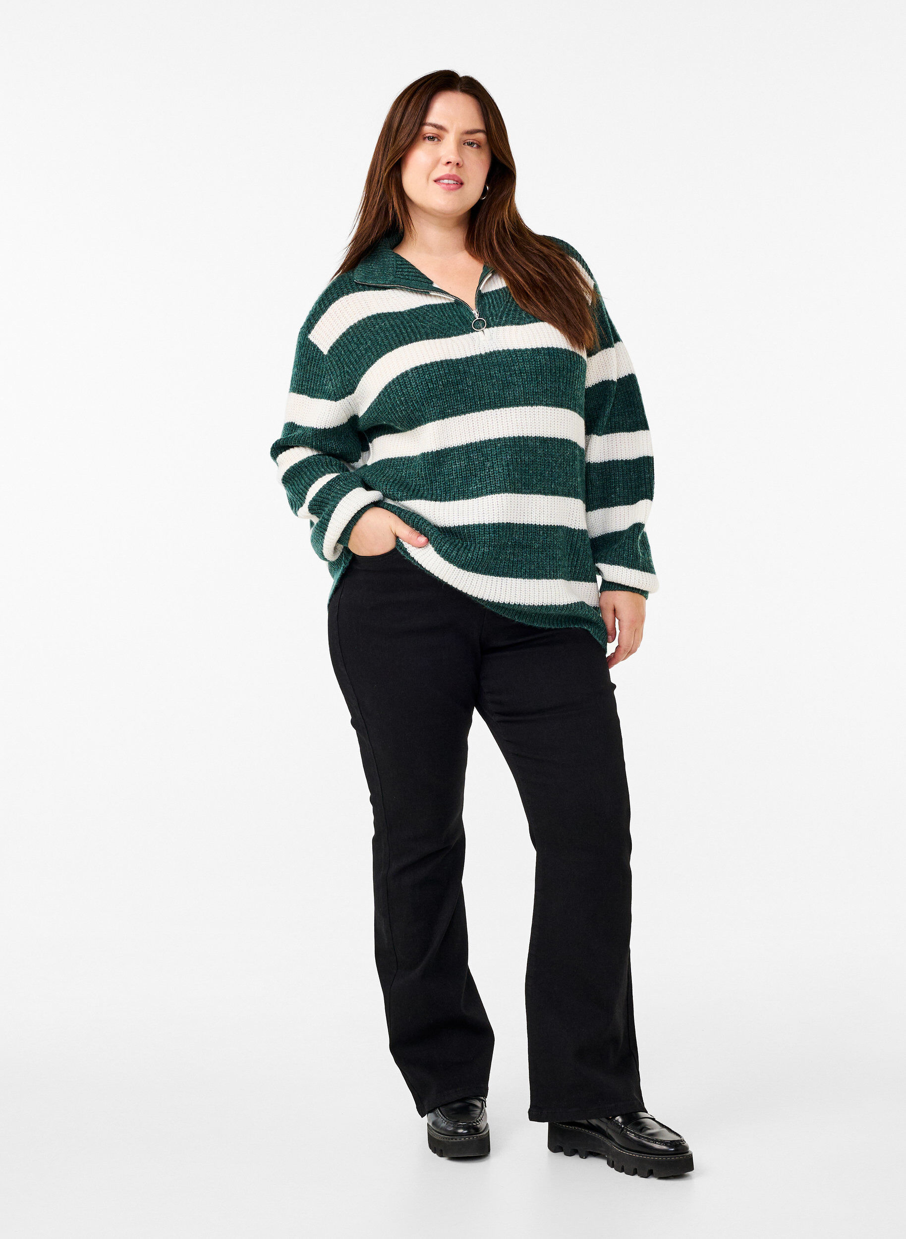 Zizzi FLASH &ndash; Strickpullover mit hohem Kragen und Rei&szlig;verschluss, Gr&uuml;n, Model image number 1