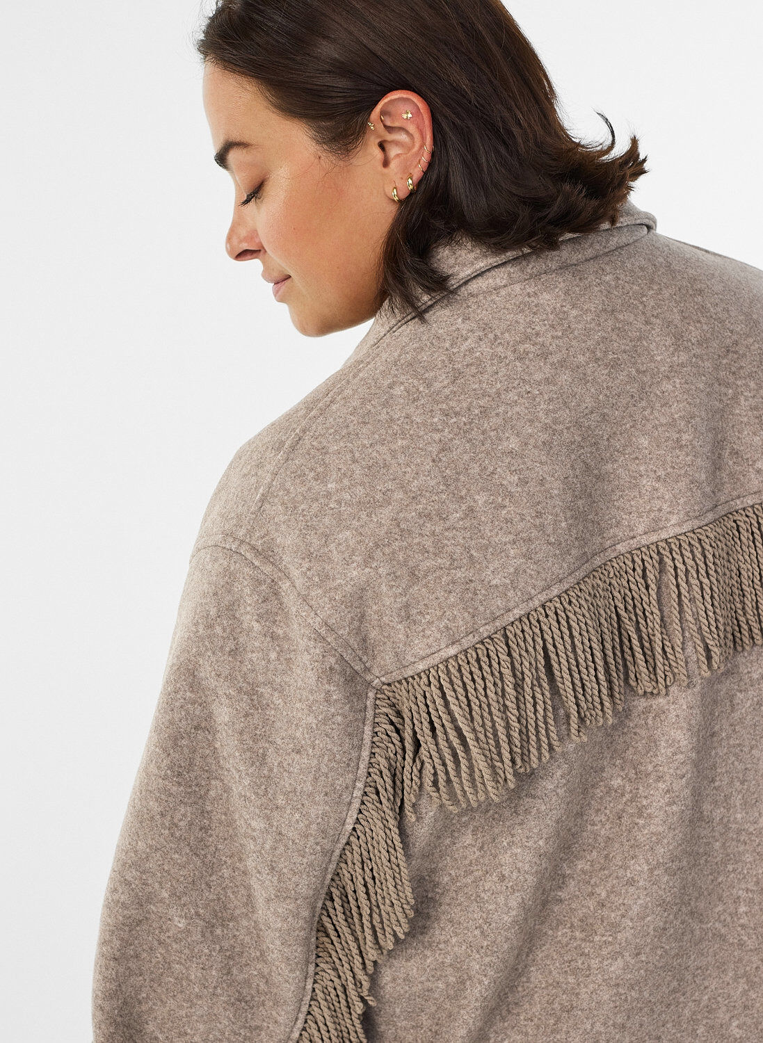 Zizzi Kurze Hemdjacke mit Fransen, Beige, Model image number 3