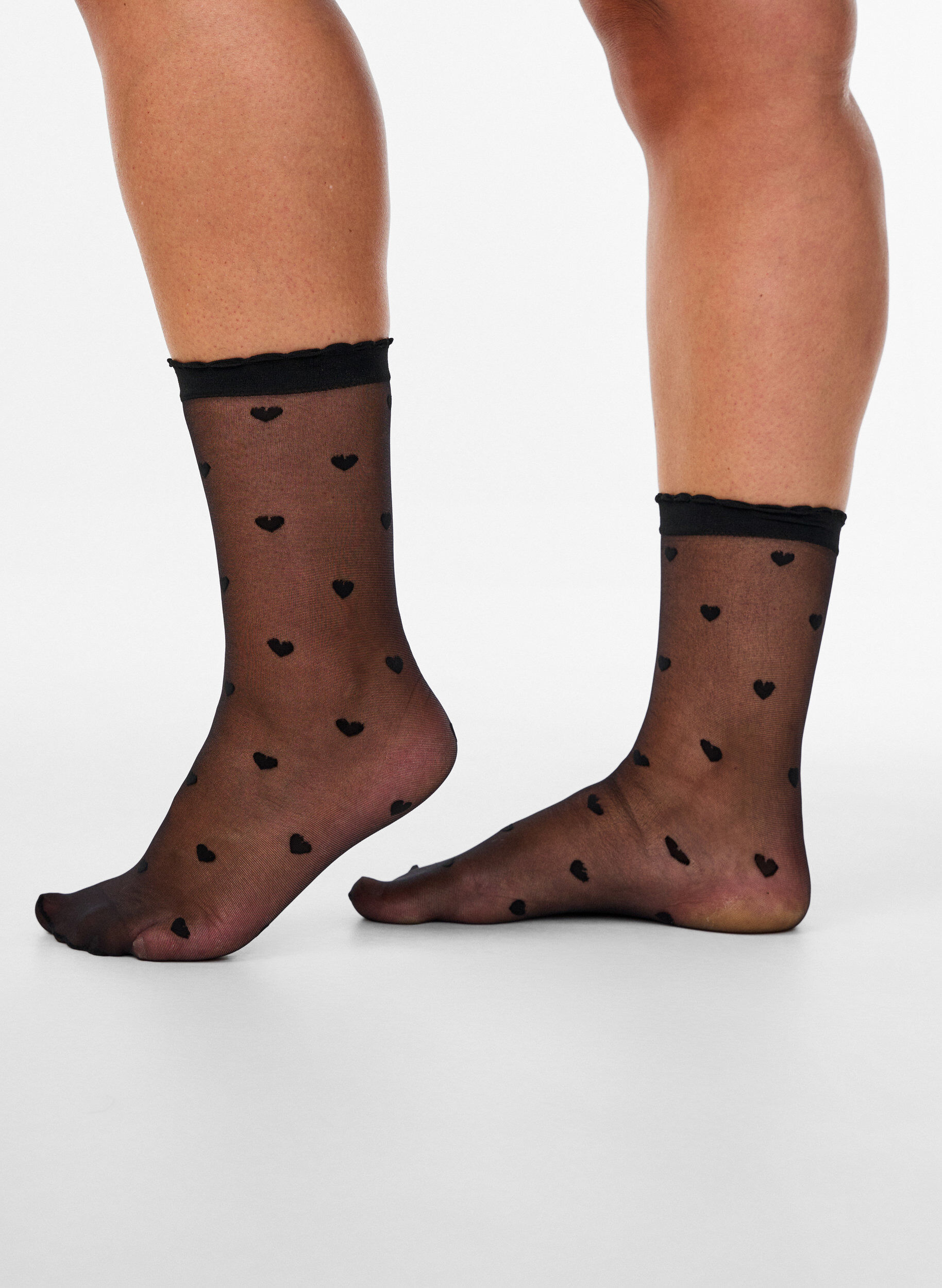 Zizzi 2er-Pack Kn&ouml;chelsocken mit Herzchen, Schwarz, Model image number 1