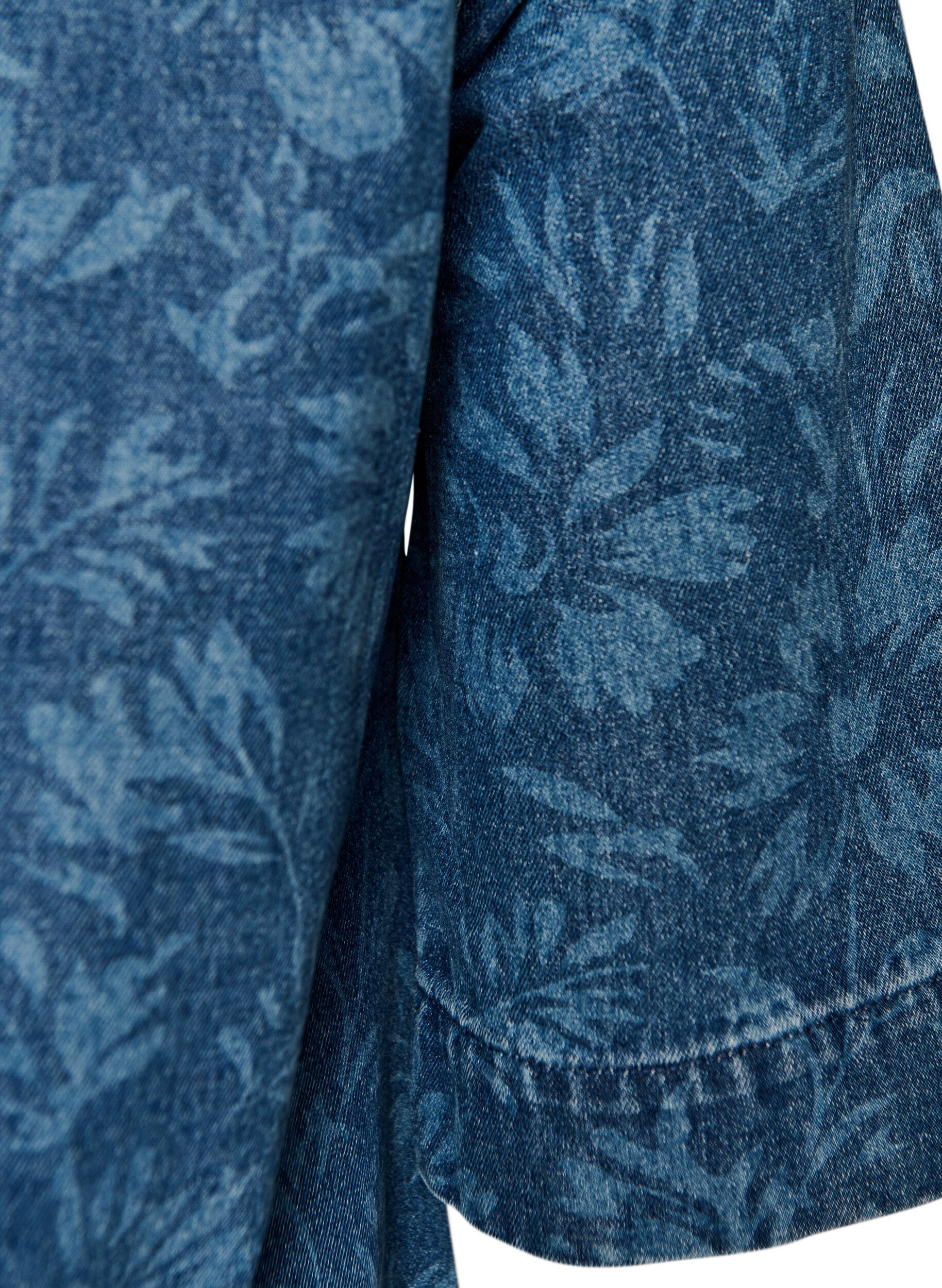 Zizzi Jeanskleid mit Blumenprint und Brusttaschen, Blau, Packshot image number 3