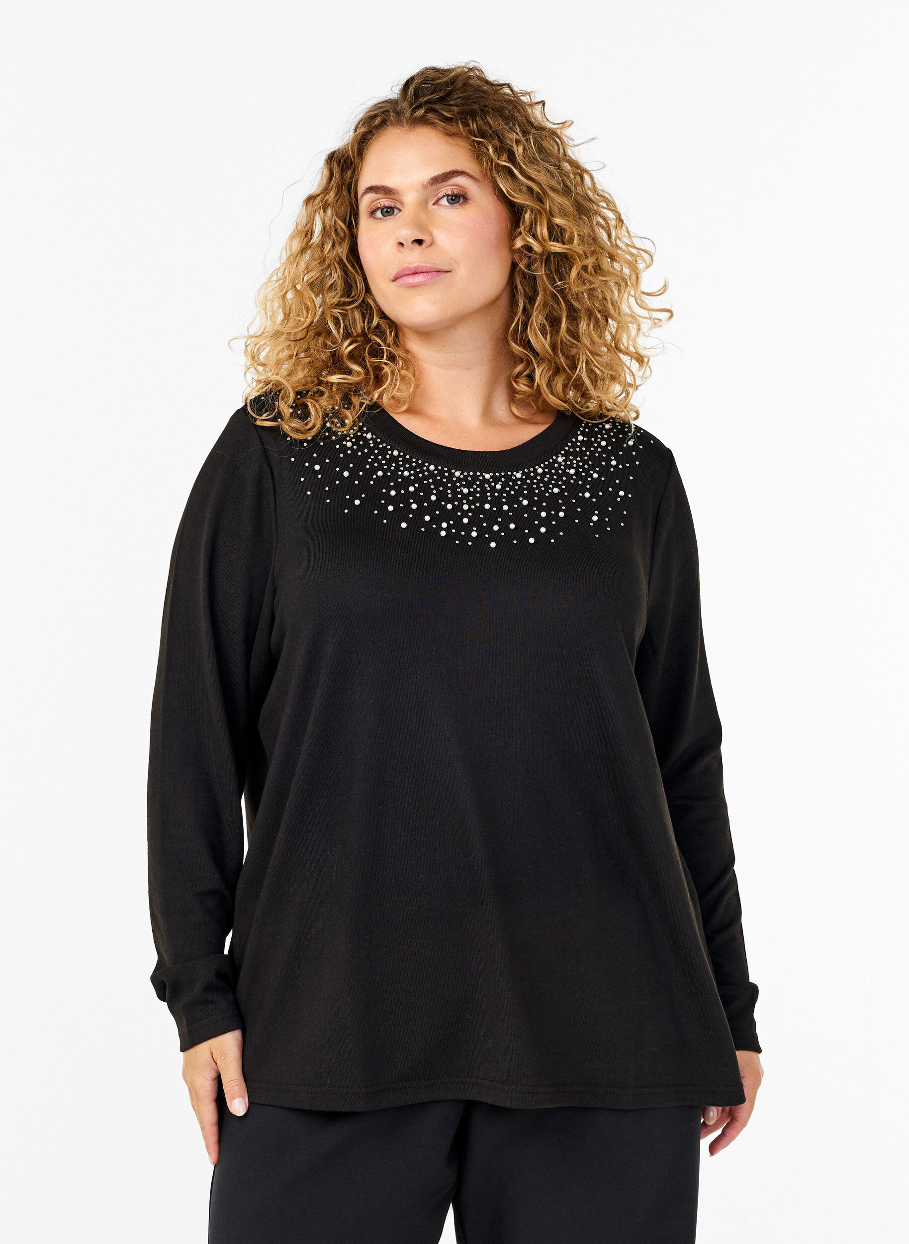 Zizzi Bluse mit Perlenverzierung, Black, Model image number 0