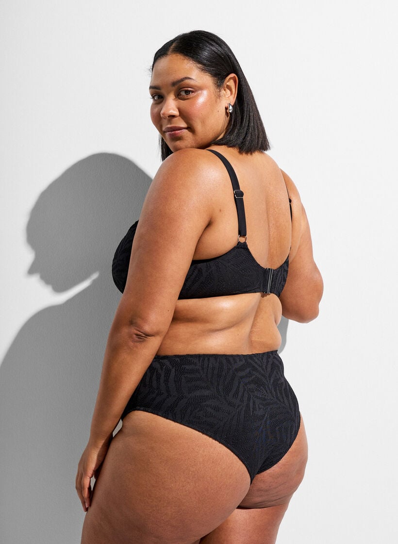 Brasilianischer Bikini-Slip aus strukturiertem Mesh, Schwarz, Model image number 1