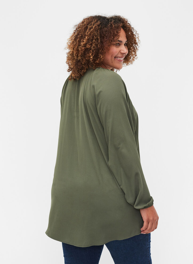 Langarm Bluse mit V-Ausschnitt und Nieten, Thyme, Model image number 1