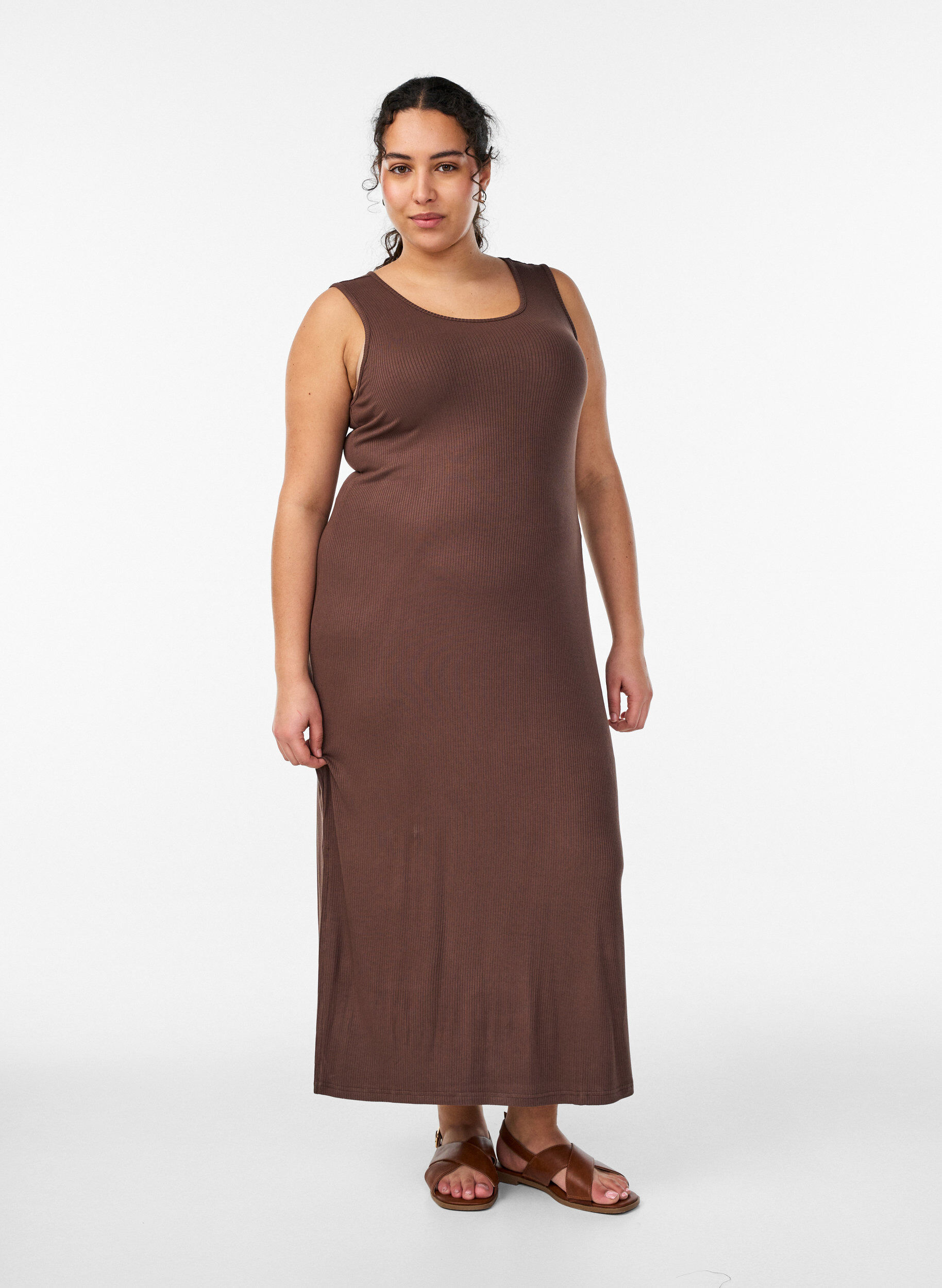 Zizzi &Auml;rmelloses geripptes Kleid aus Viskose, Braun, Model image number 0