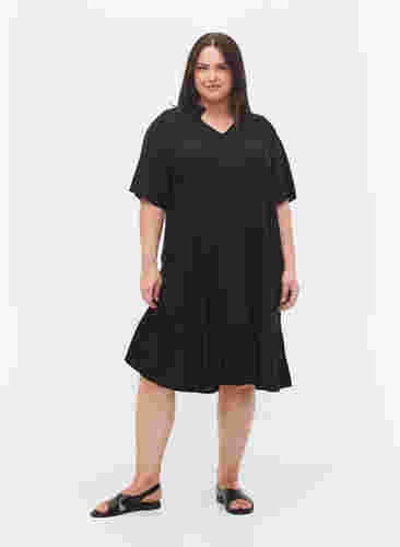 Kurzärmeliges Viskosekleid mit V-Ausschnitt, Black, Model image number 2