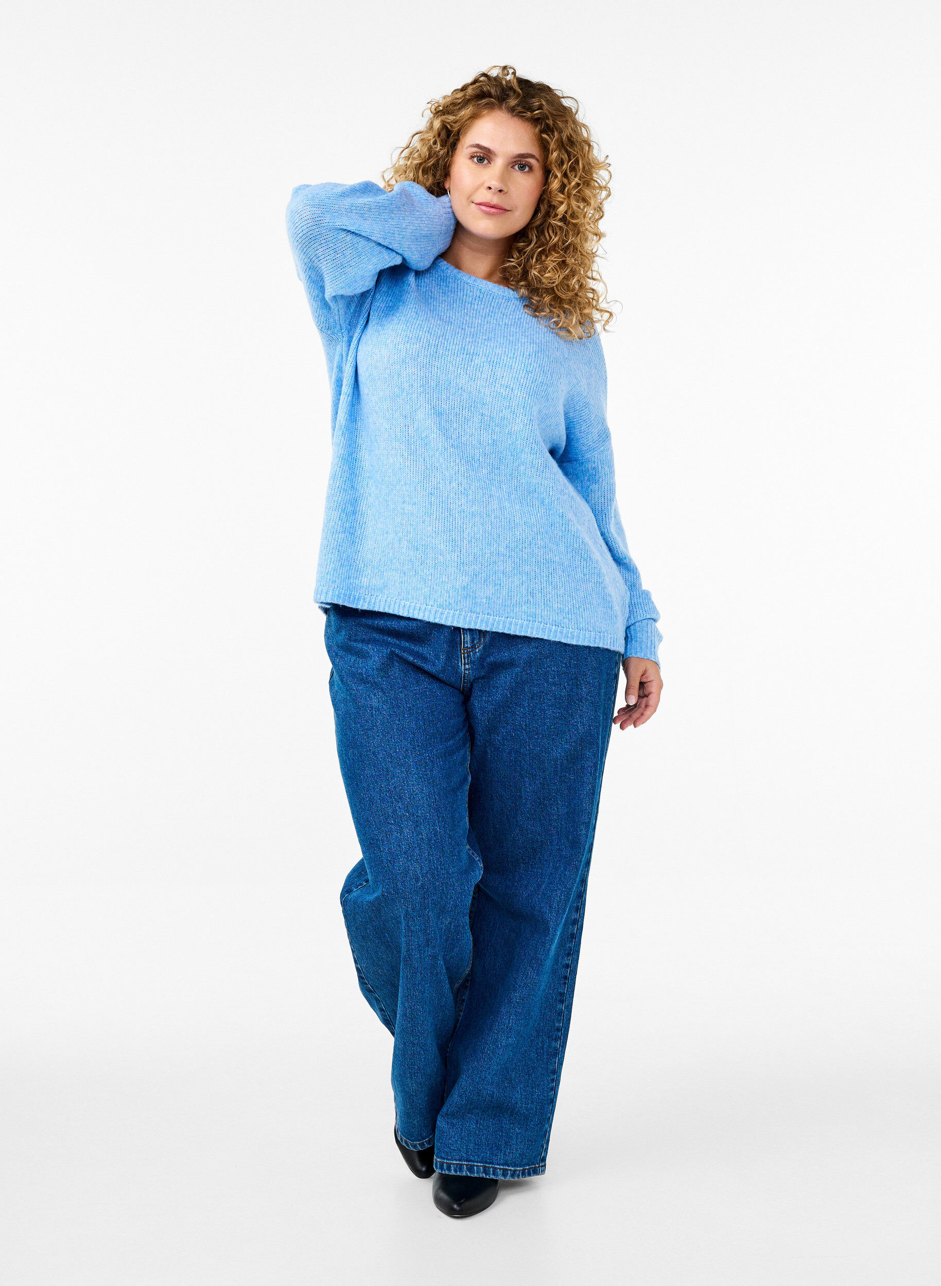 Zizzi Lang&auml;rmliger Strickpullover mit Wollanteil und Rundhalsausschnitt, Della R. Blue Mel., Model image number 2