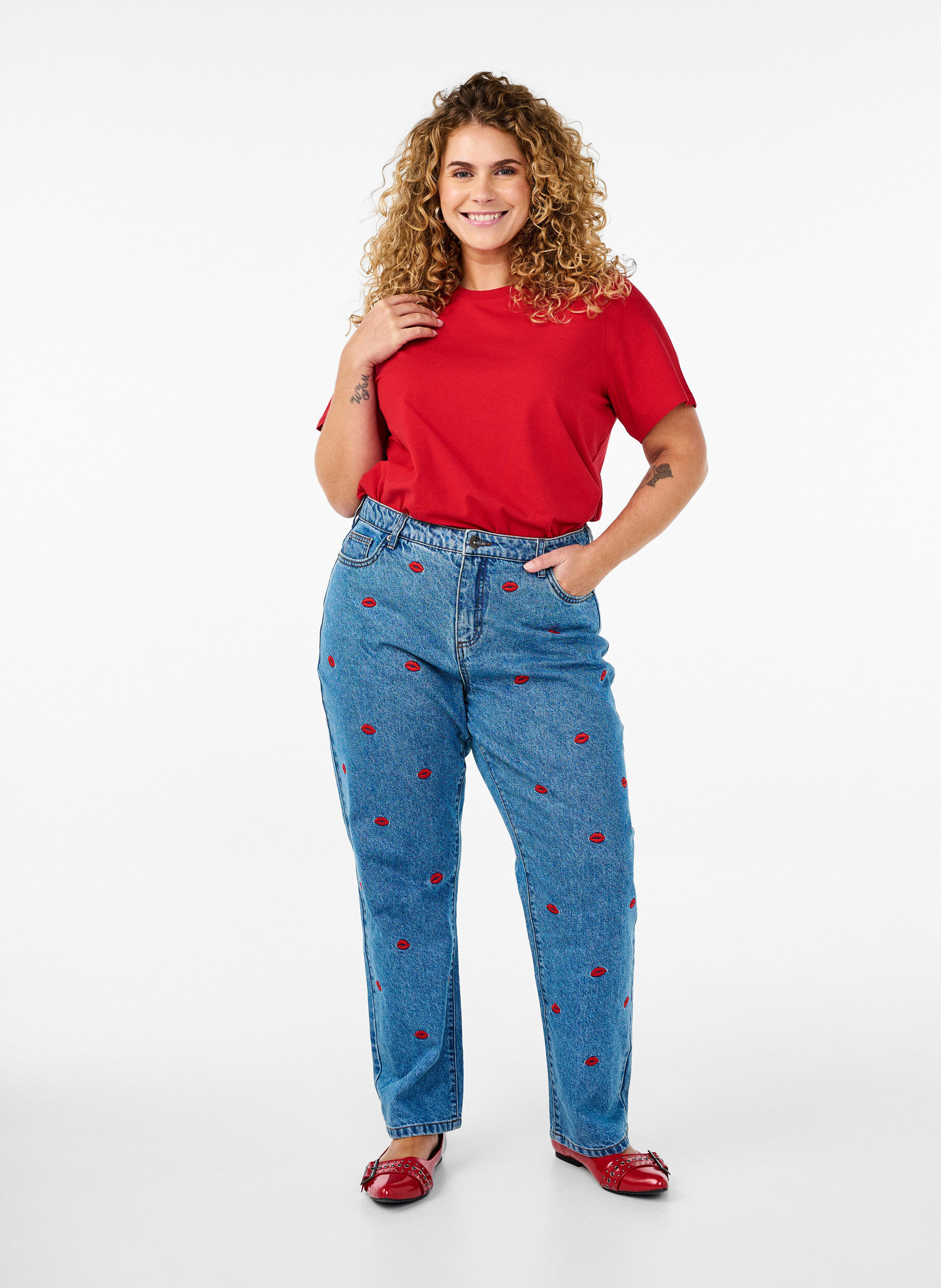 Zizzi T-Shirt aus Bio-Baumwolle mit Rundhalsausschnitt, Salsa, Model image number 2