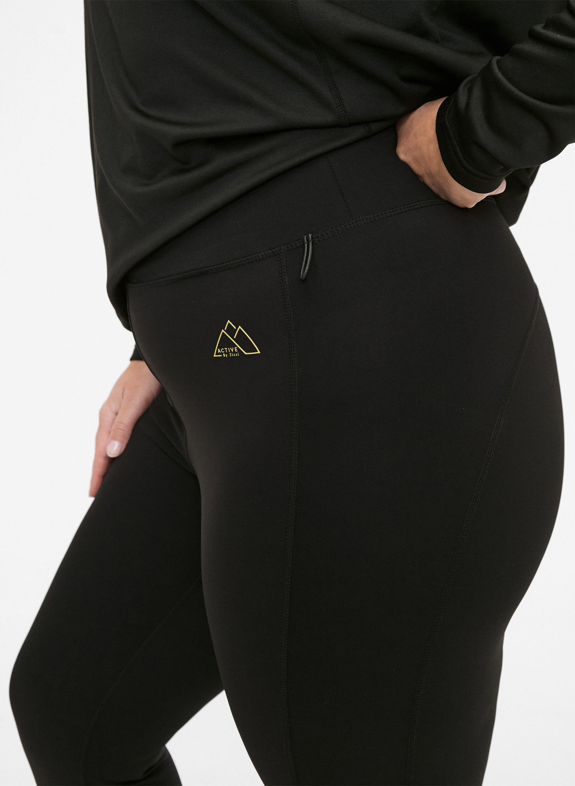 Zizzi 3/4-Trainingsleggings mit Taschen, Black, Model image number 2