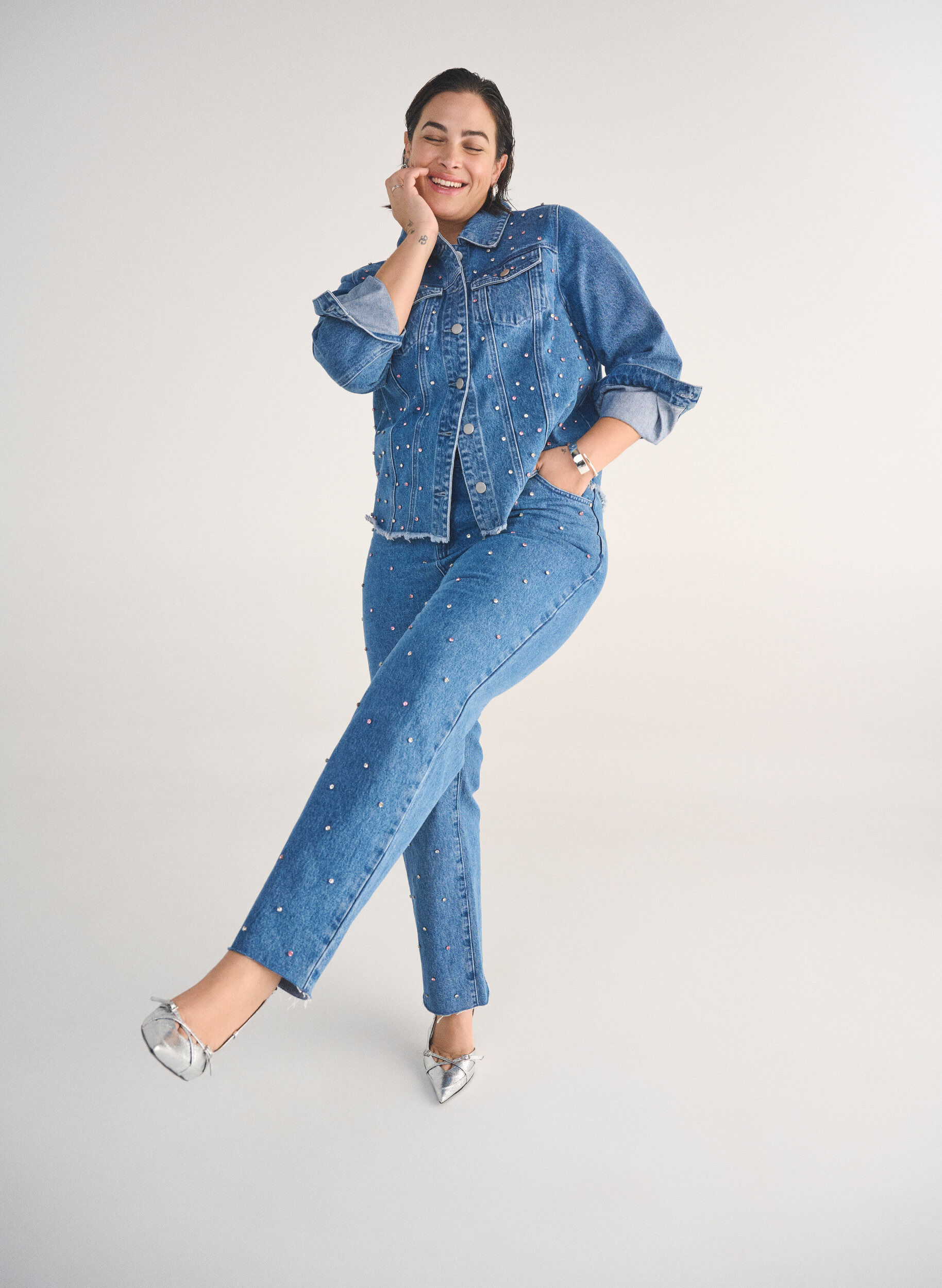 Zizzi Gemma Jeans mit hoher Taille und Strasssteinen, Blau, Image image number 0