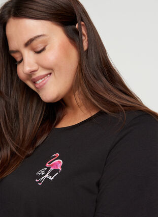 T-Shirt mit Print, Black Flamingo, Model image number 2