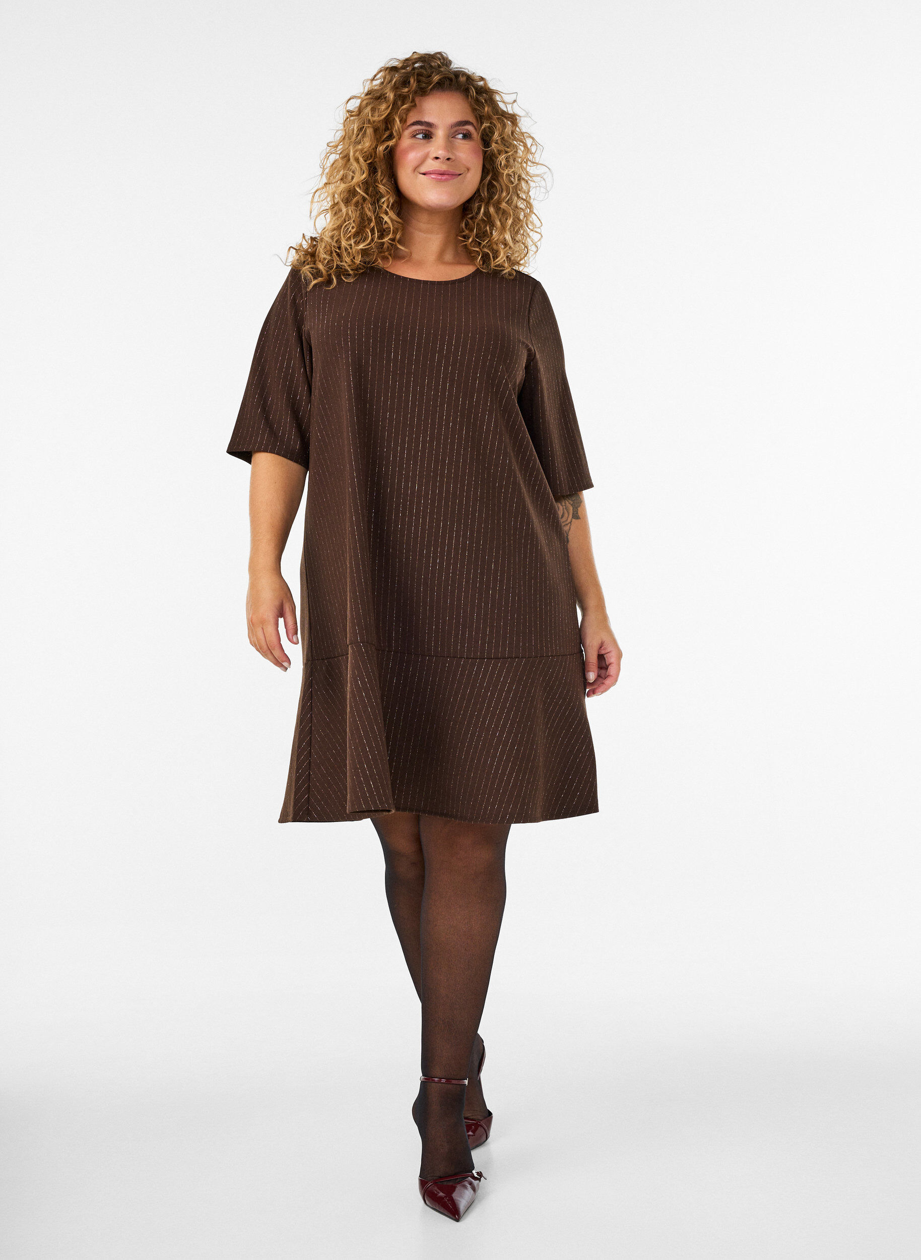 ZizziKurzes A-Linien-Kleid mit Glitzerstreifen, Braun, Model image number 1