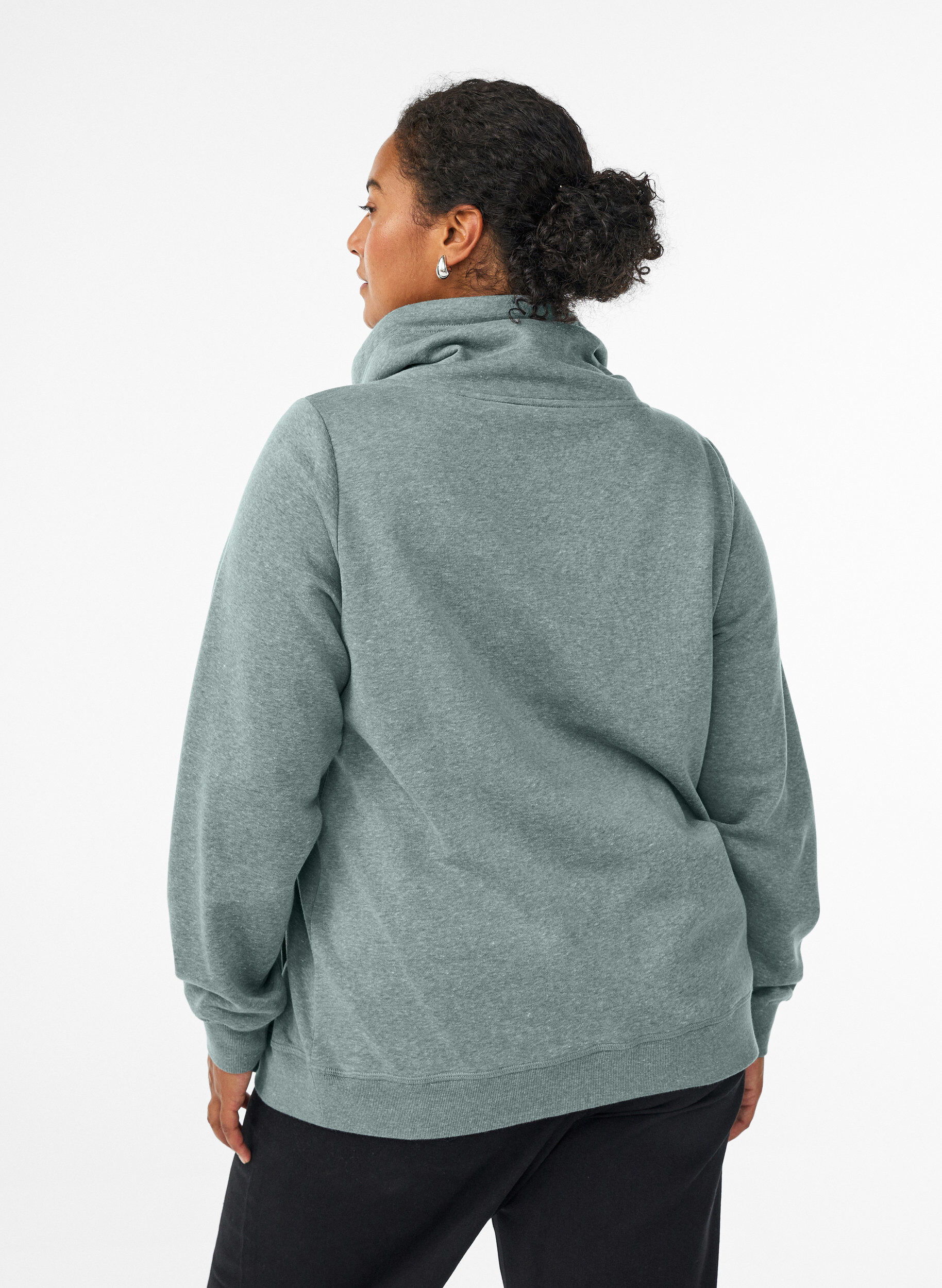Zizzi Sweatshirt mit Stehkragen und Taschen, Gr&uuml;n, Model image number 2