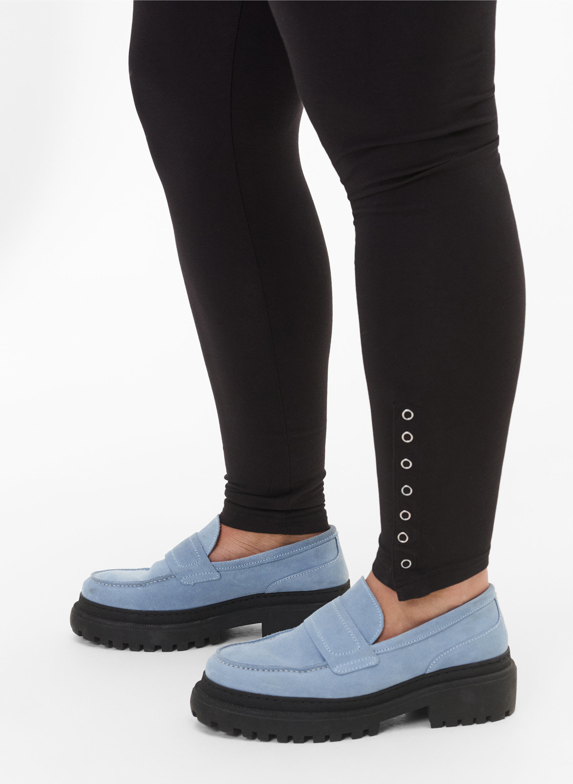 Zizzi Schwangerschaftsleggings aus Viskose mit Kn&ouml;pfen, Black, Model image number 2