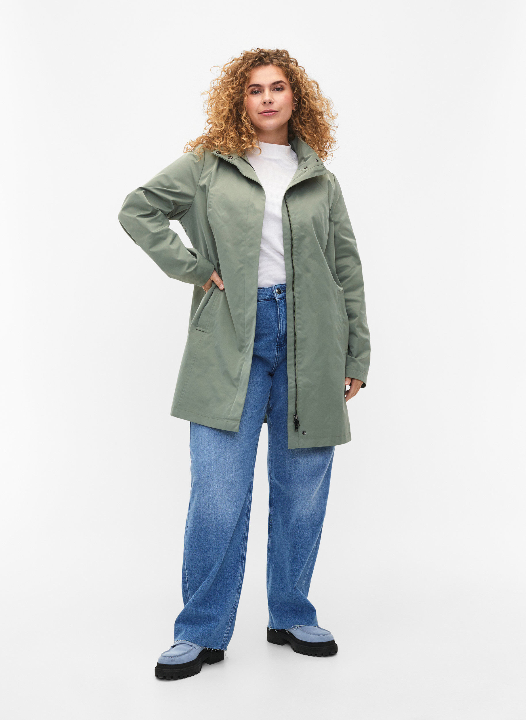 Zizzi Jacke mit Taschen und hohem Kragen, Gr&uuml;n, Model image number 1