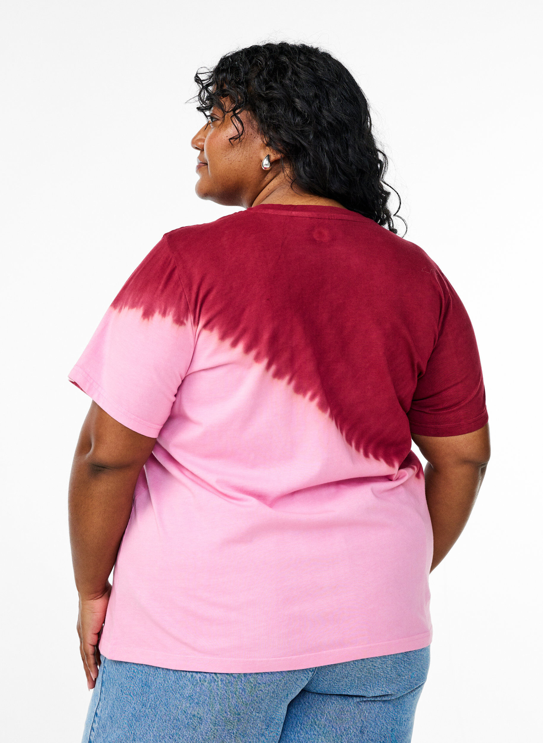 Zizzi Dip-Dye-T-Shirt aus Bio-Baumwolle, Rot, Model image number 2