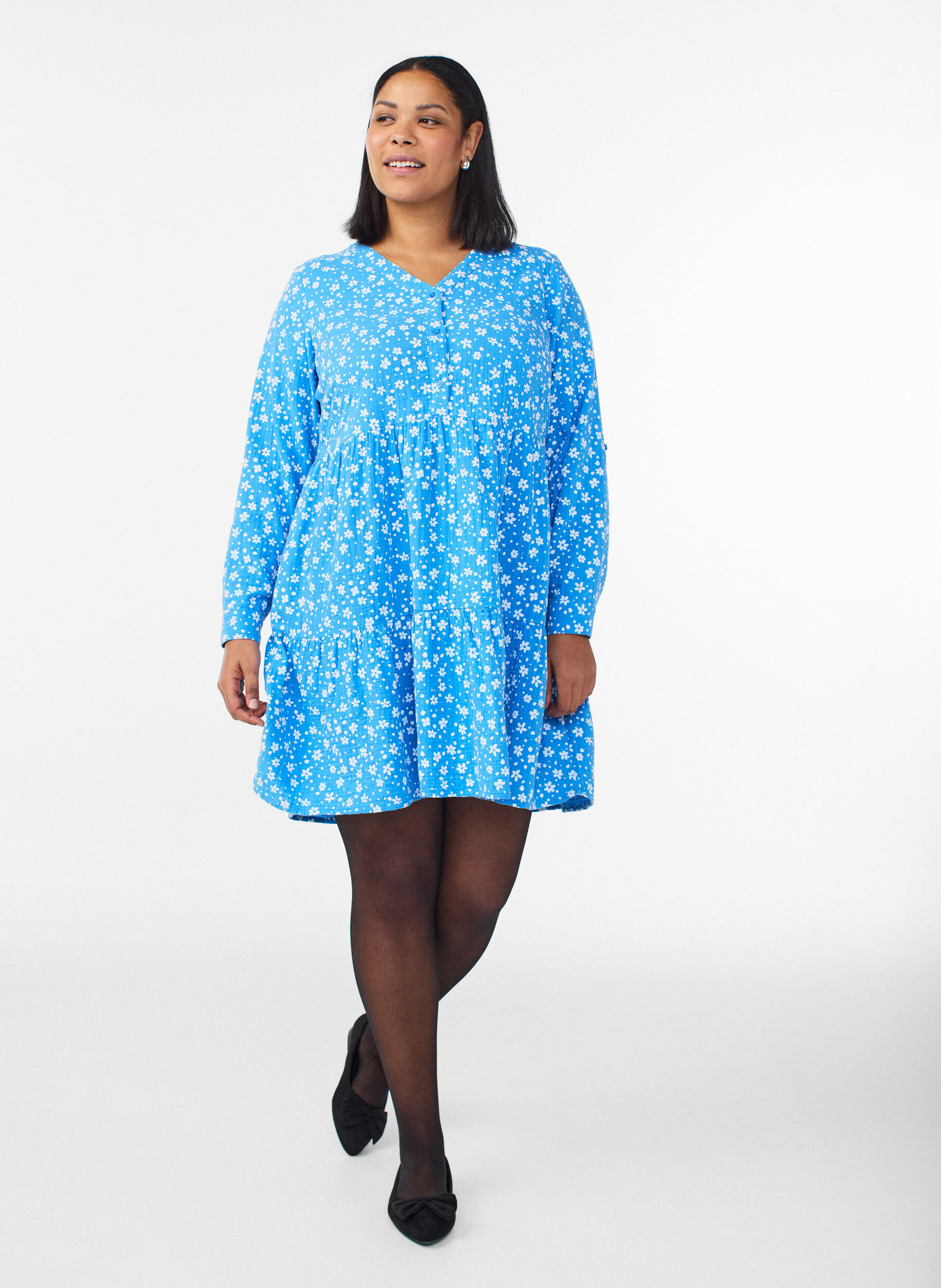 Zizzi Kurzes Kleid aus gemustertem Baumwoll-Musselin, Blau, Model image number 1