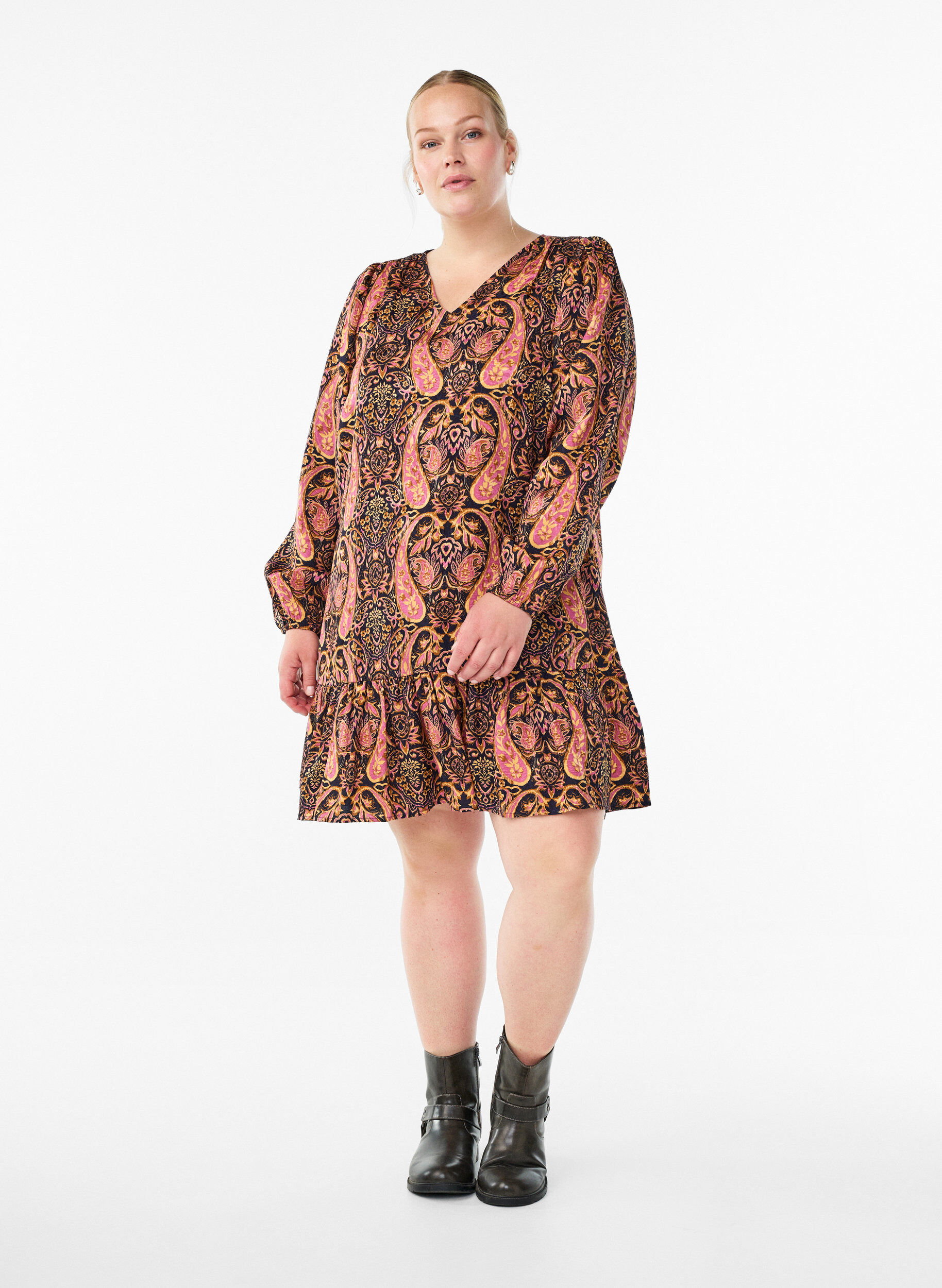 Zizzi Kurzes A-Linien-Kleid mit Paisleymuster, Blau, Model image number 1