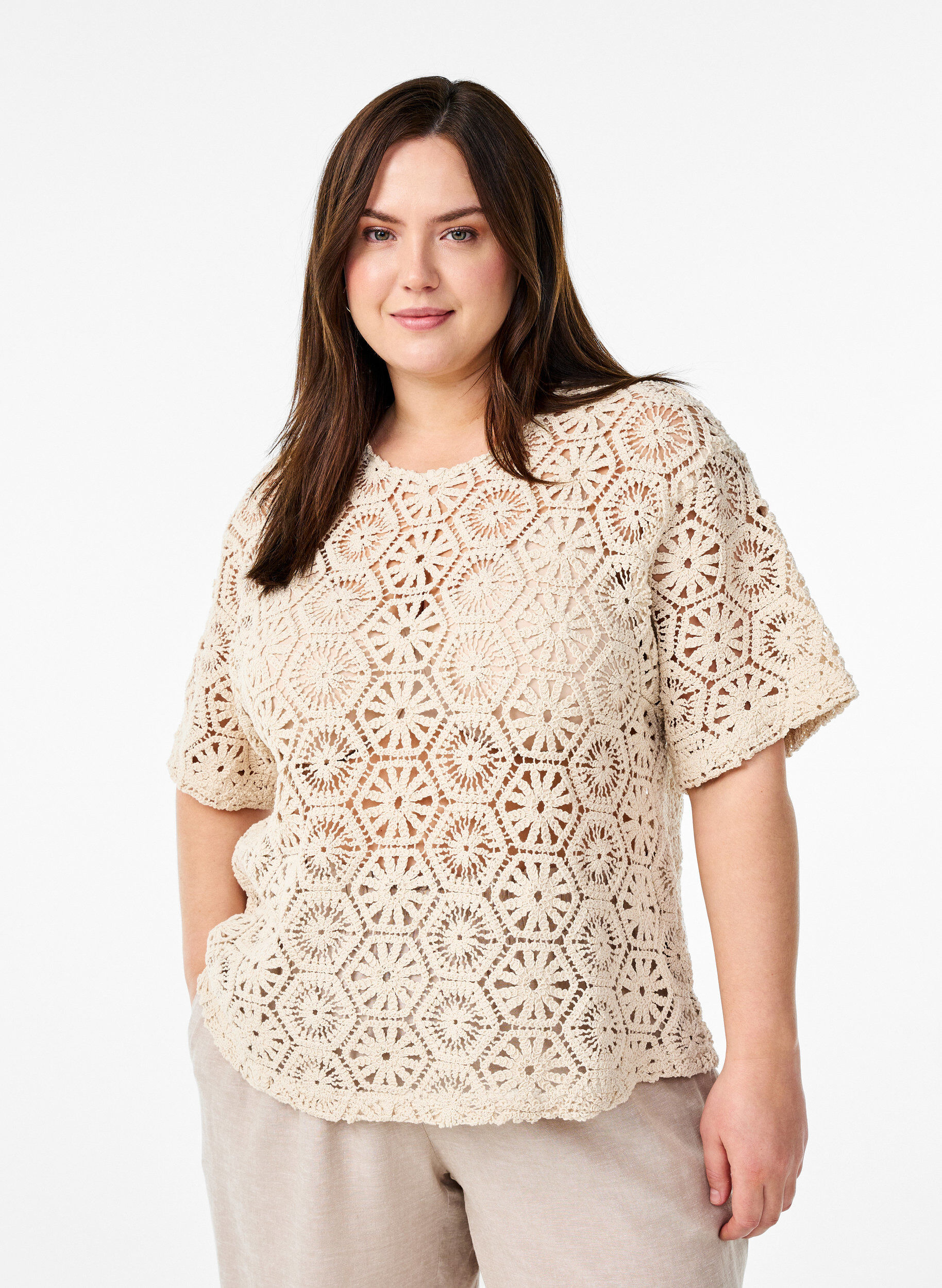 H&auml;kelbluse mit kurzen &Auml;rmeln, Beige, Model