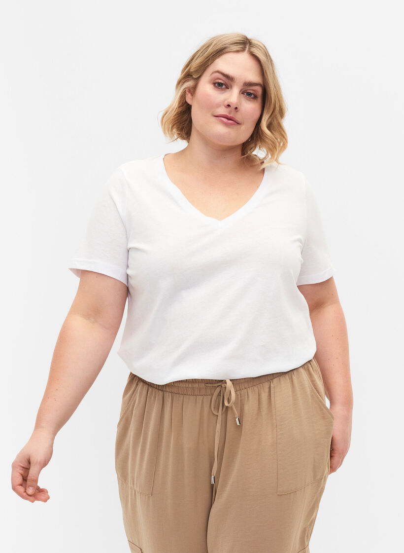 2er-Pack T-Shirts mit V-Ausschnitt, Bright White / Black, Model image number 0