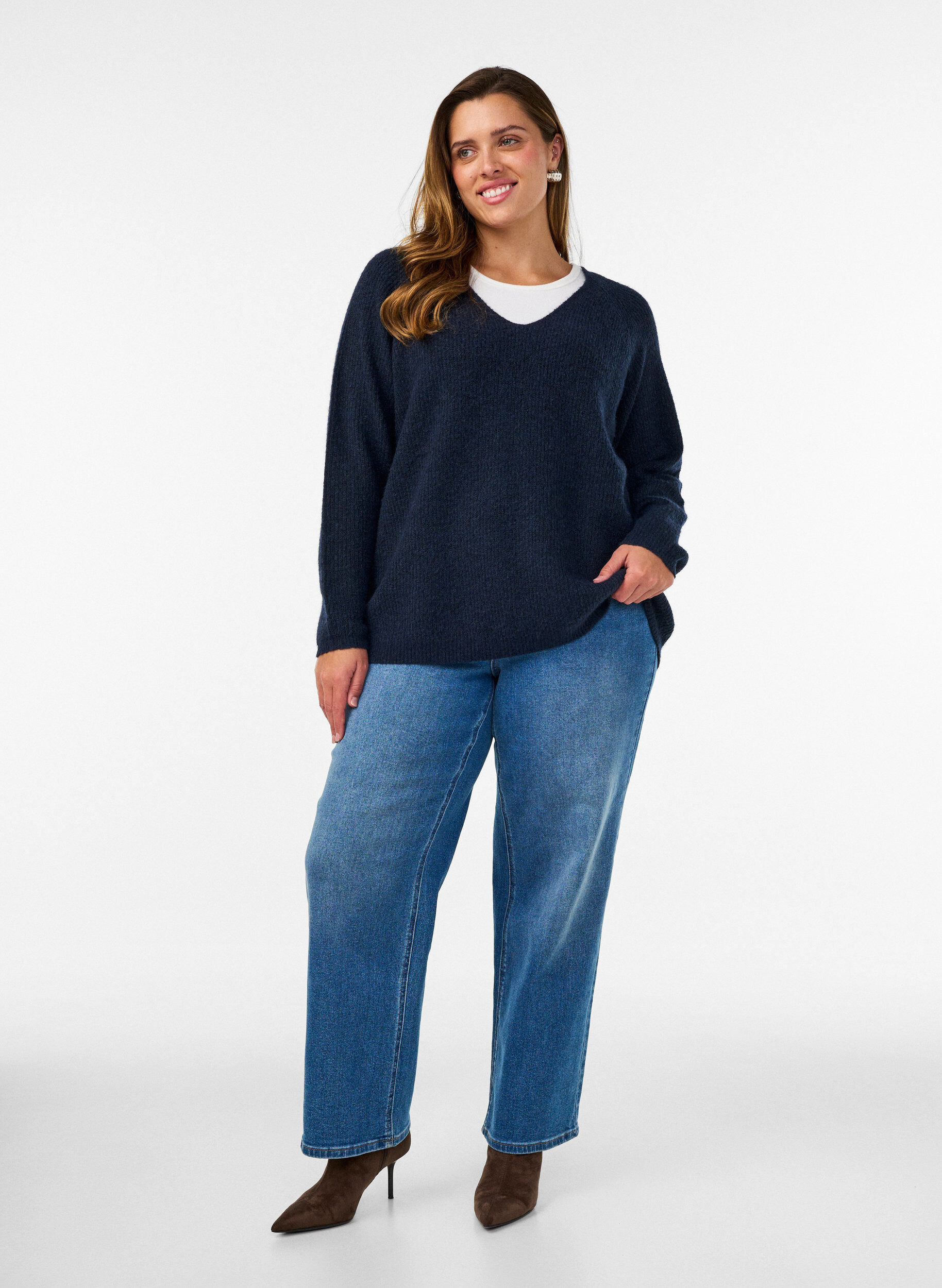 ZizziStrickbluse mit V-Ausschnitt und Raglan&auml;rmeln, Blau, Model image number 1