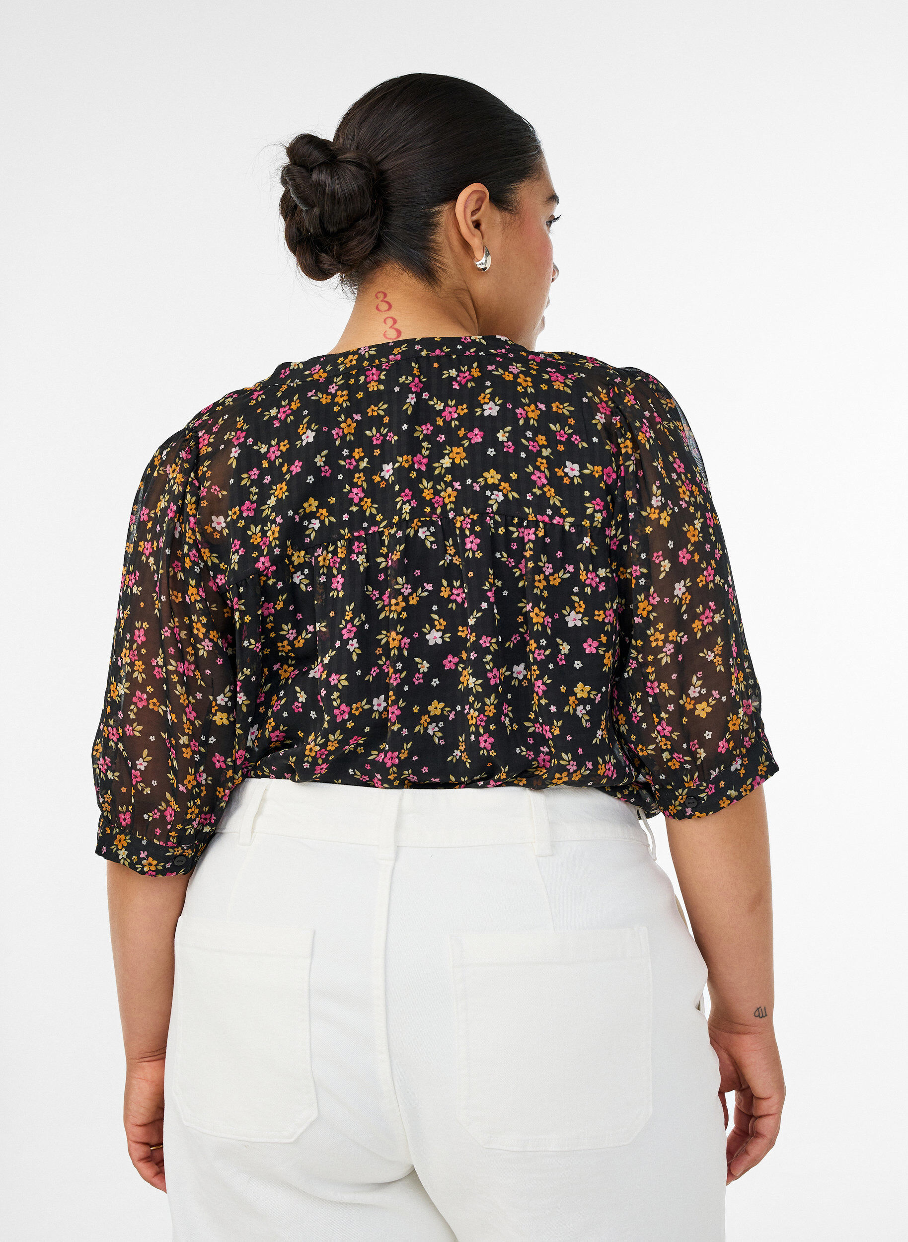 ZizziGebl&uuml;mte Bluse mit V-Ausschnitt, Schwarz, Model image number 2