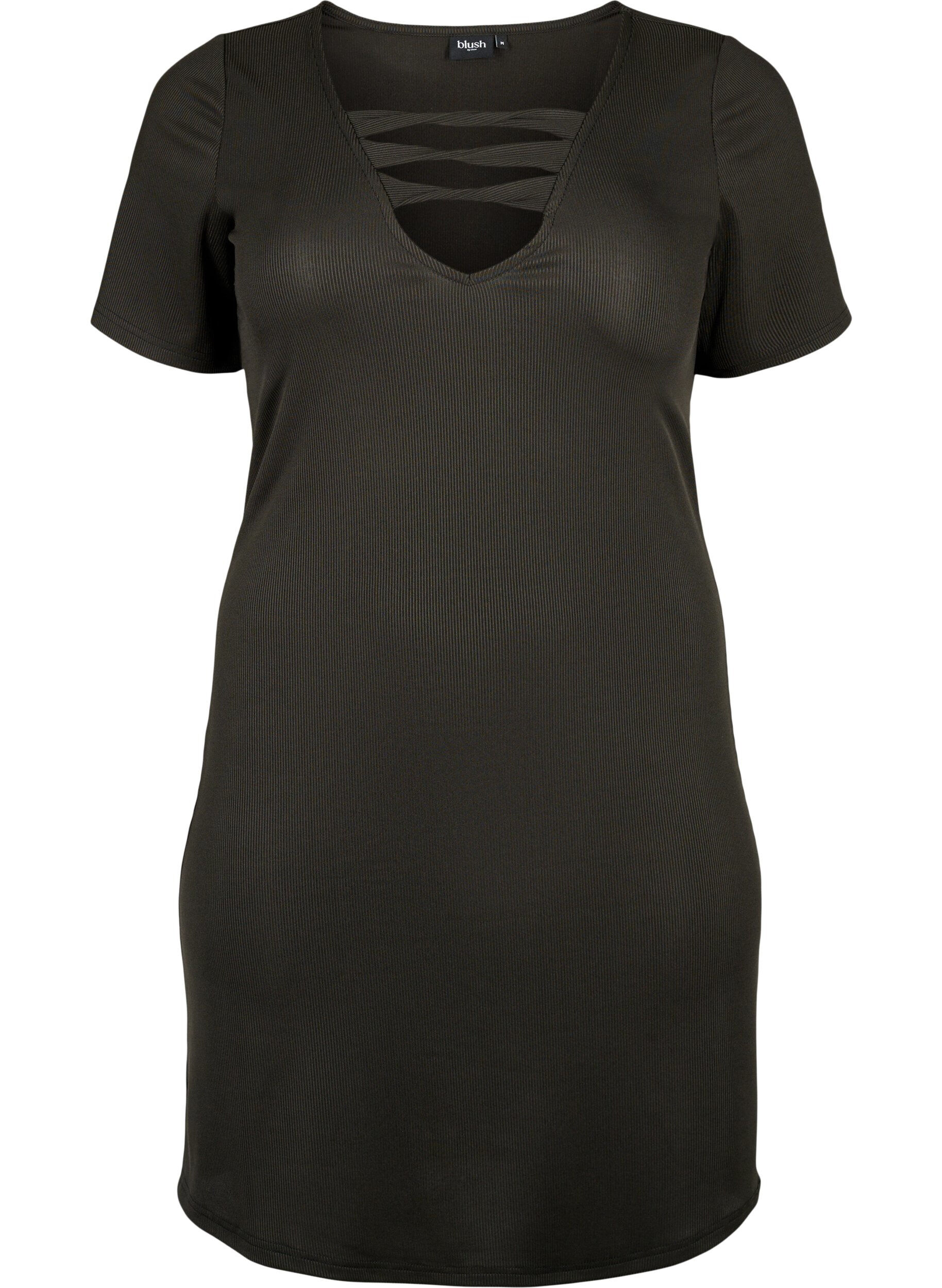 Zizzi Eng anliegendes Kleid mit V-Ausschnitt und Riemendetail, Black, Packshot image number 0